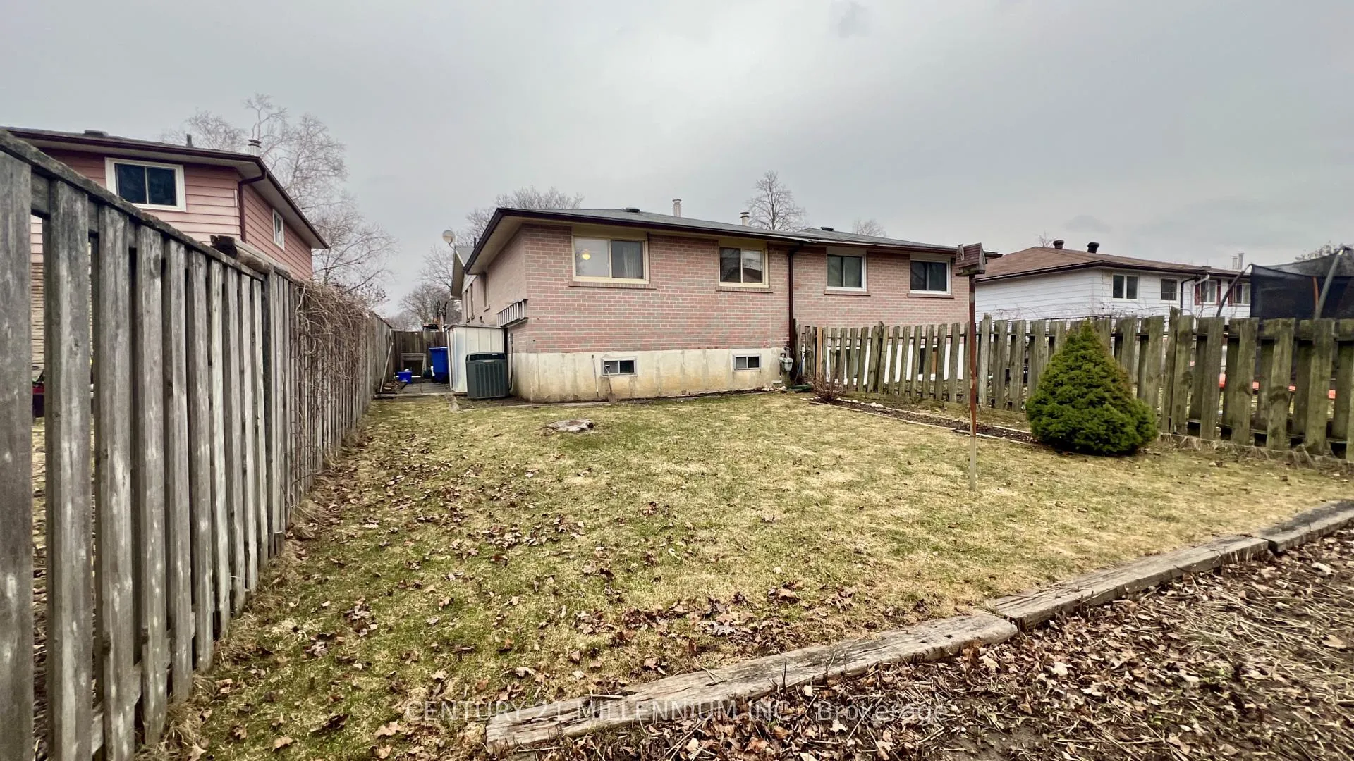 Photo 3 of 68 Burbank Crescent, Orangeville — HOMEH