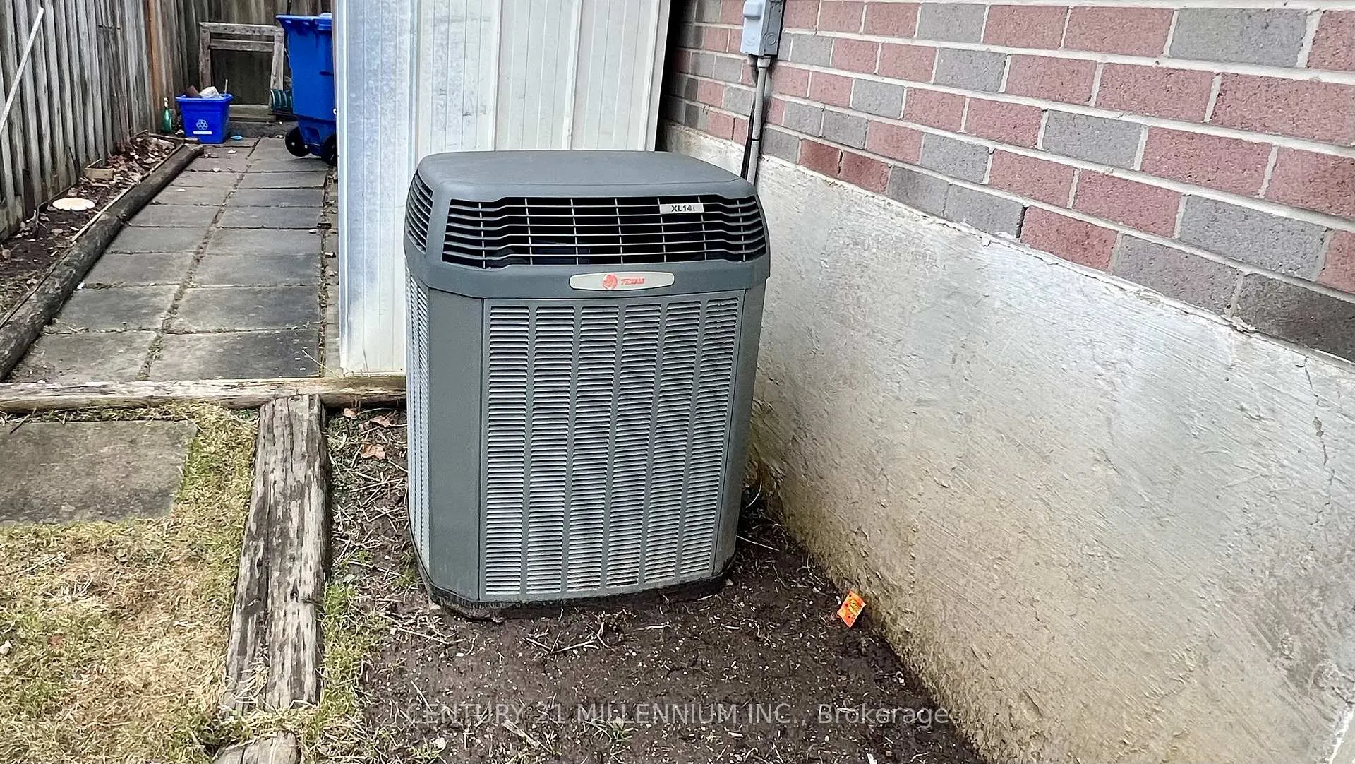 Photo 4 of 68 Burbank Crescent, Orangeville — HOMEH