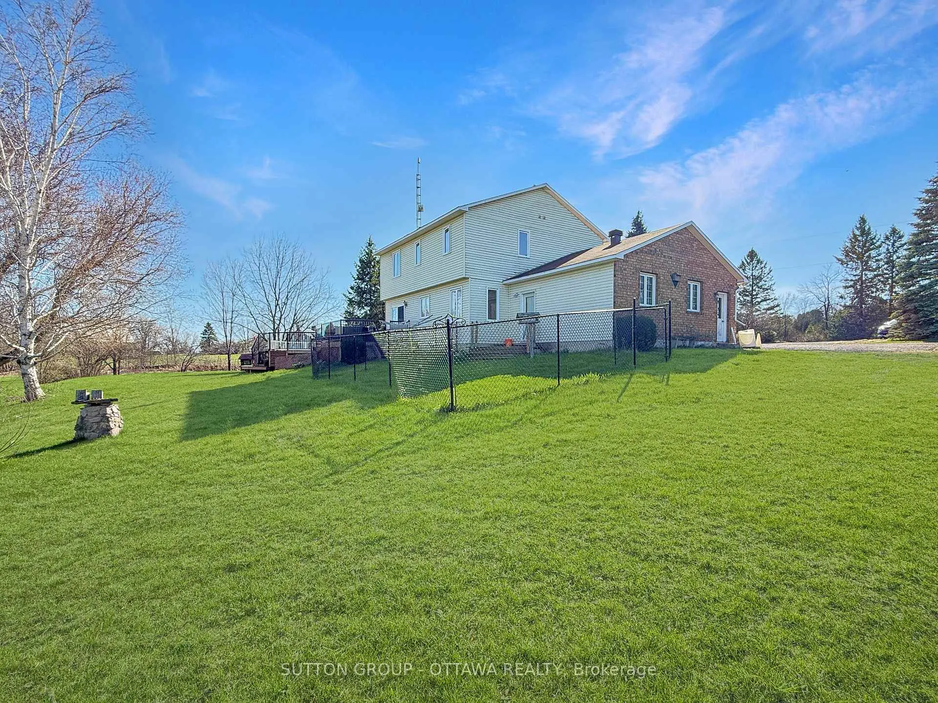 Photo 6 of 19408 County 18 Road, South Glengarry, South Glengarry (Charlottenburgh) Twp — HOMEH