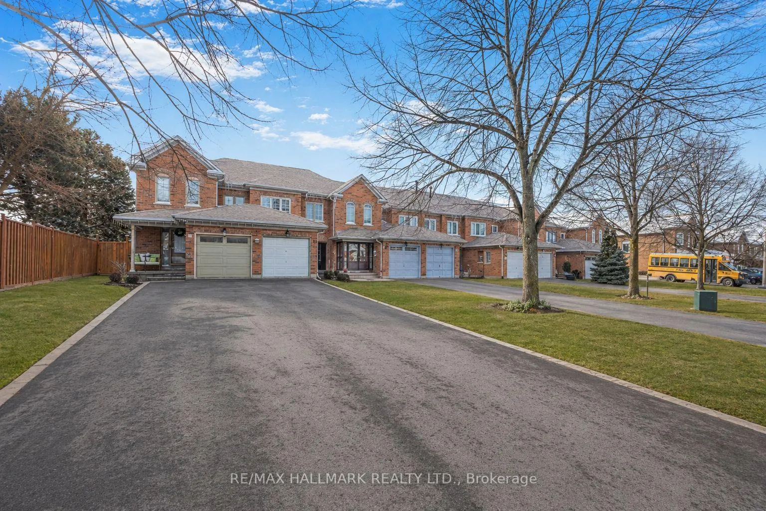 Photo 1 of 19 Parktree Drive, Vaughan, Maple — HOMEH