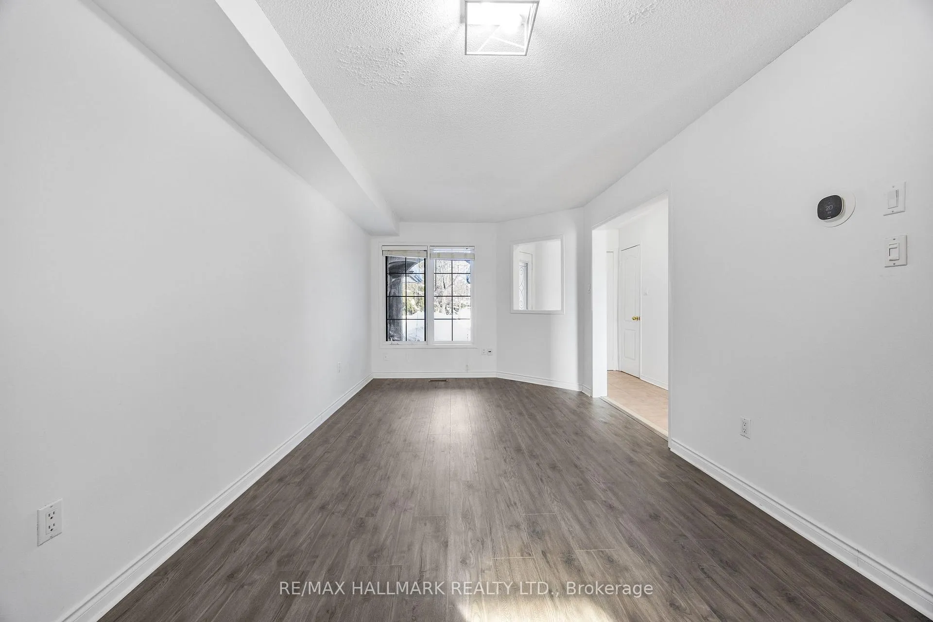 Photo 11 of 19 Parktree Drive, Vaughan, Maple — HOMEH