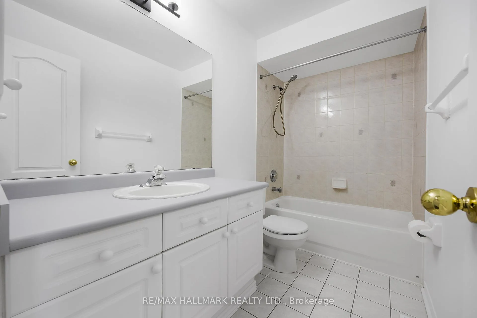 Photo 16 of 19 Parktree Drive, Vaughan, Maple — HOMEH