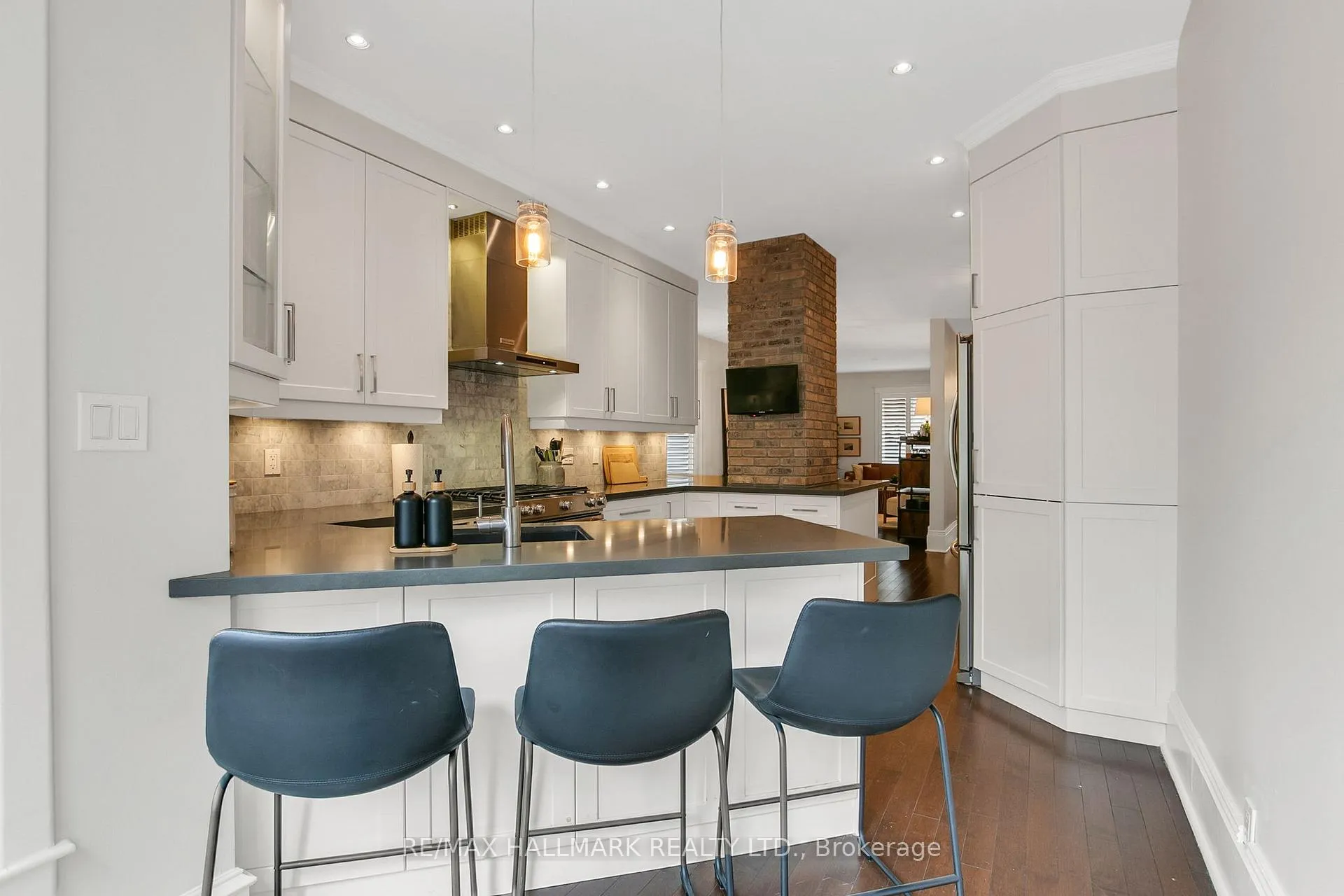 Photo 12 of 133 Langford Avenue, Toronto, Danforth — HOMEH