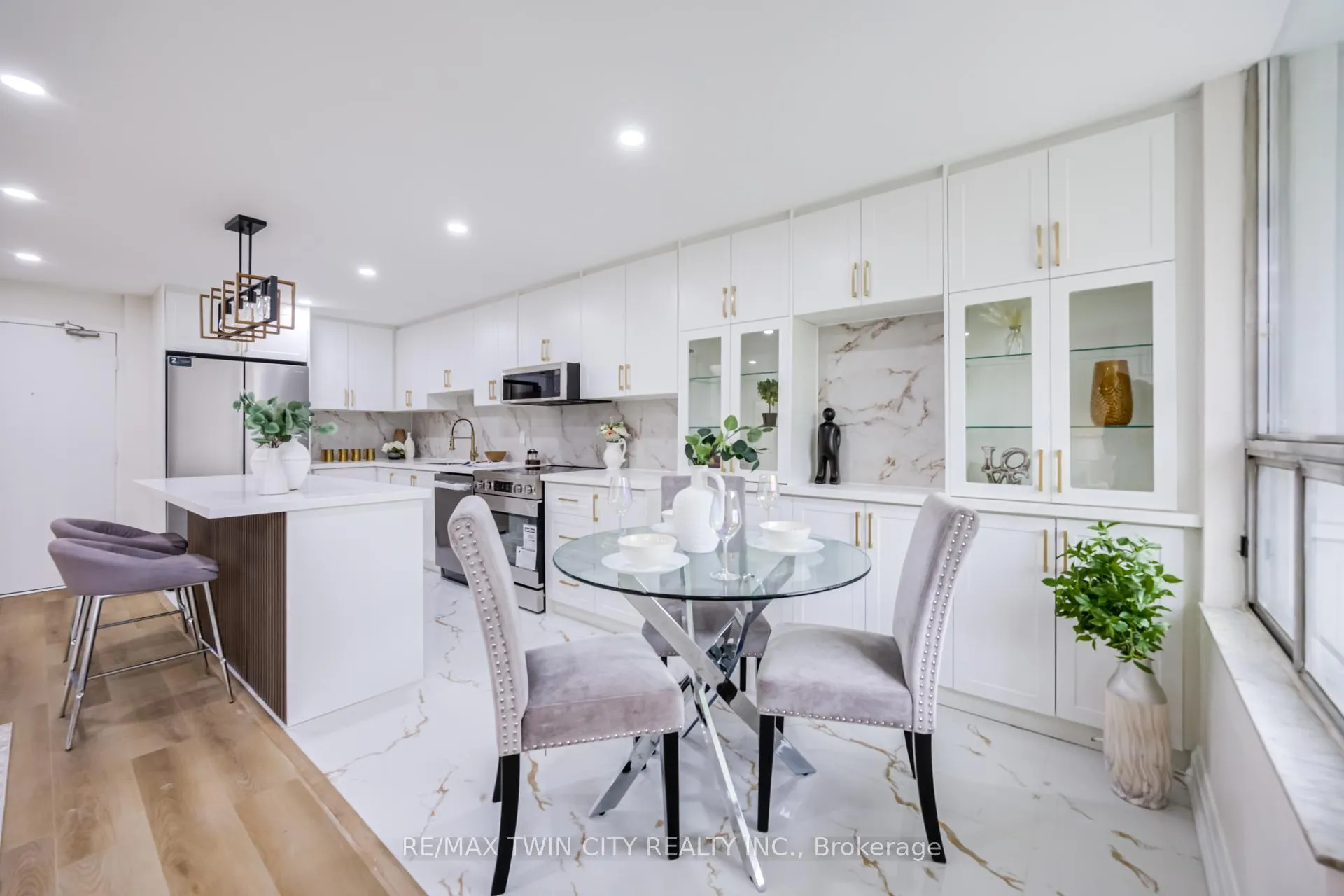 Photo 15 of Unit #304, 20 Edgecliff Golfway, Toronto, Flemingdon Park — HOMEH