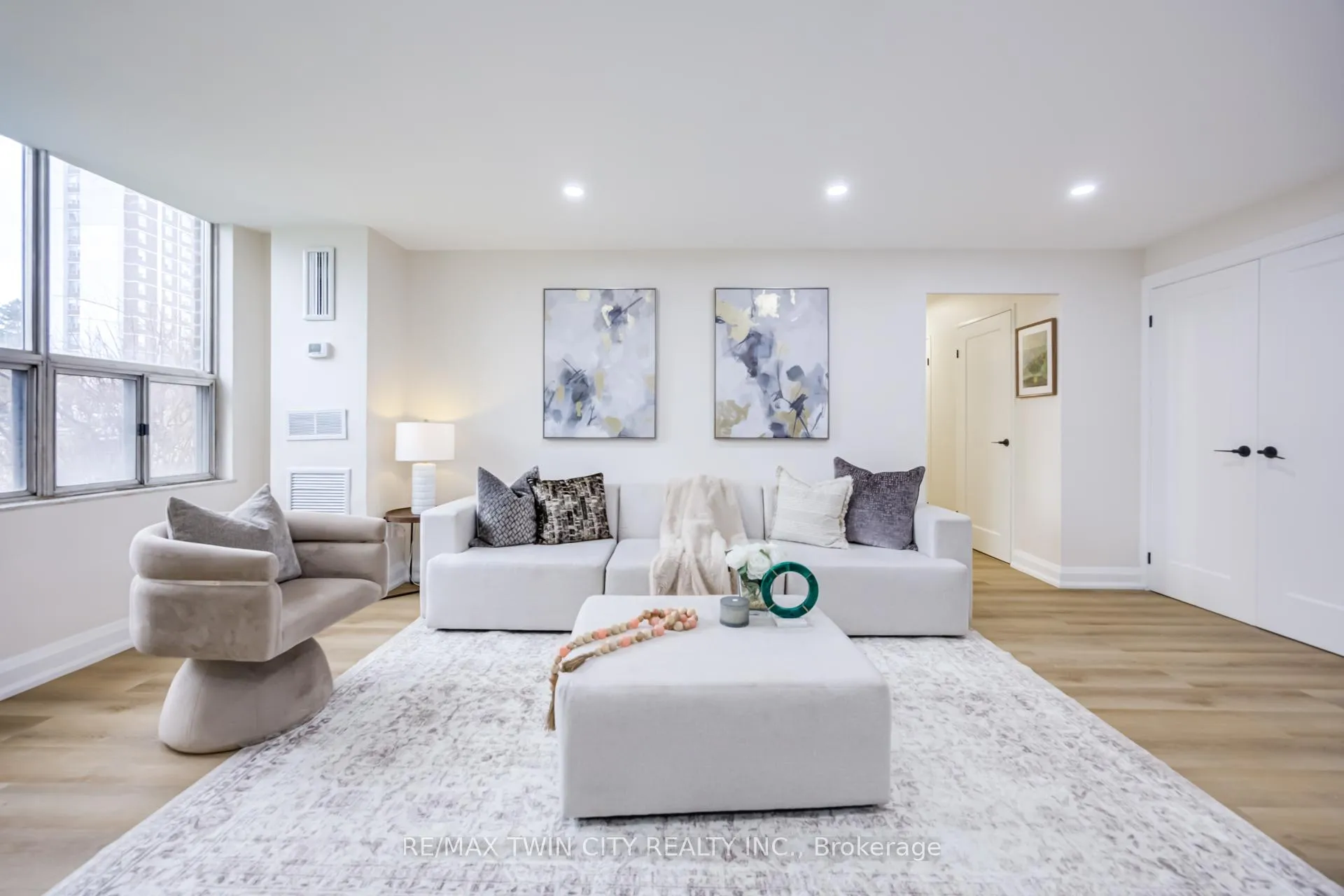 Photo 19 of Unit #304, 20 Edgecliff Golfway, Toronto, Flemingdon Park — HOMEH