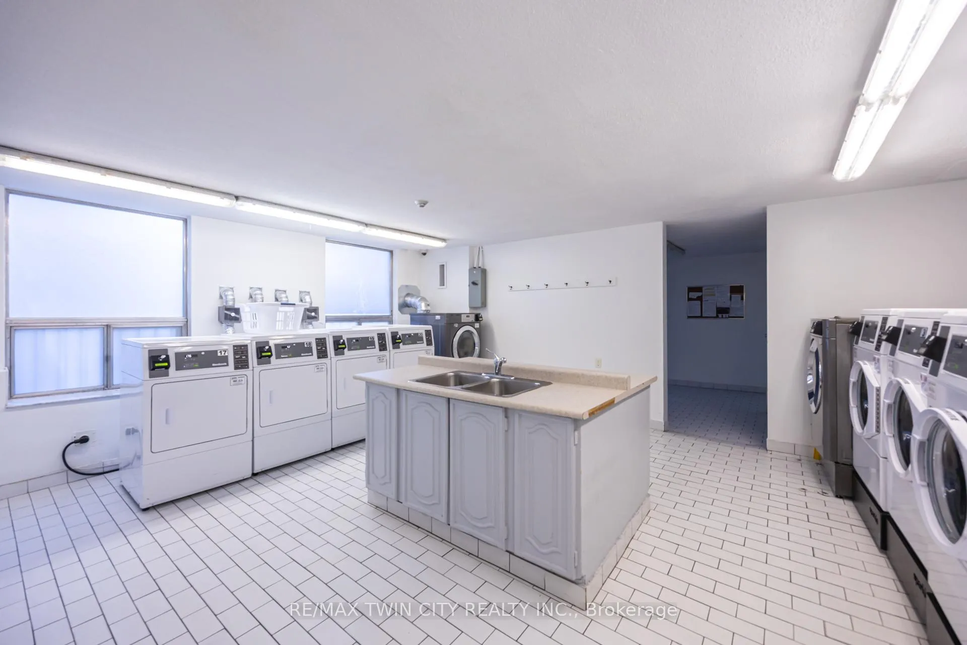 Photo 33 of Unit #304, 20 Edgecliff Golfway, Toronto, Flemingdon Park — HOMEH