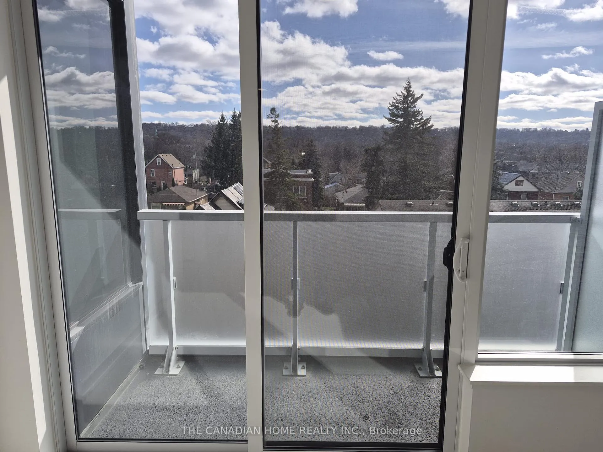 Photo 2 of Unit 402, 415 Main Street W, Hamilton, Kirkendall — HOMEH