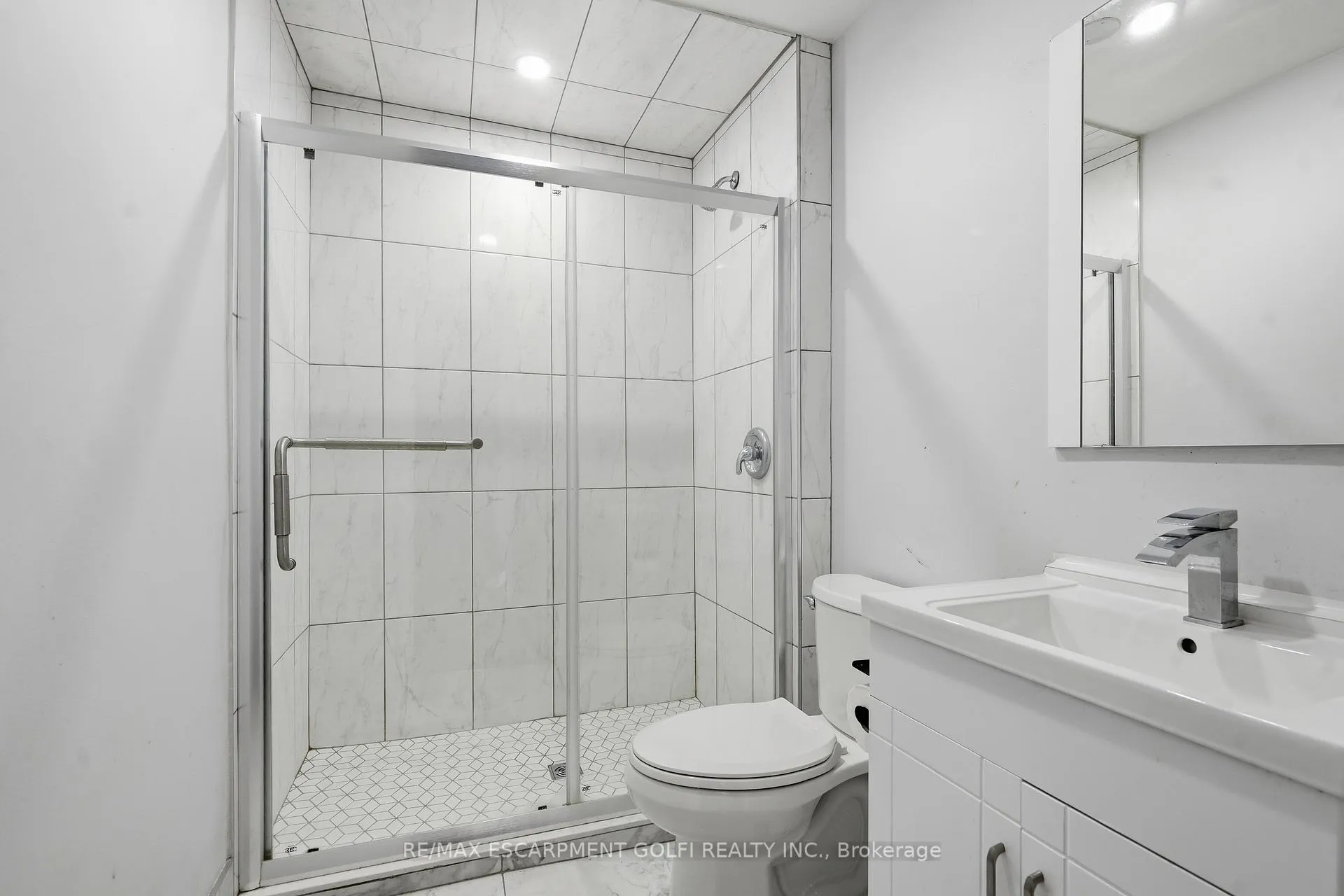 Photo 11 of 5432 Mcrae Street, Niagara Falls, Cherrywood — HOMEH