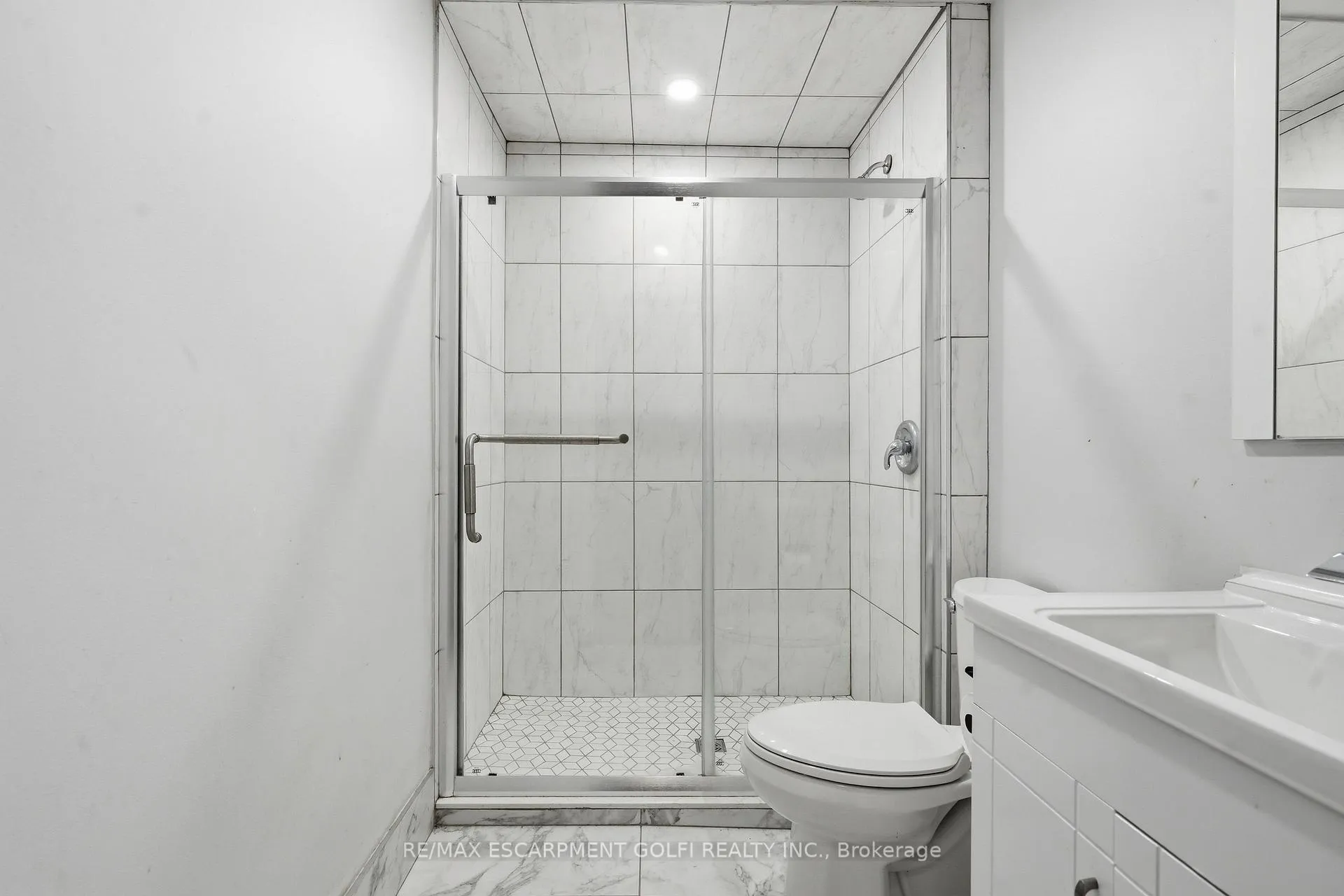Photo 12 of 5432 Mcrae Street, Niagara Falls, Cherrywood — HOMEH