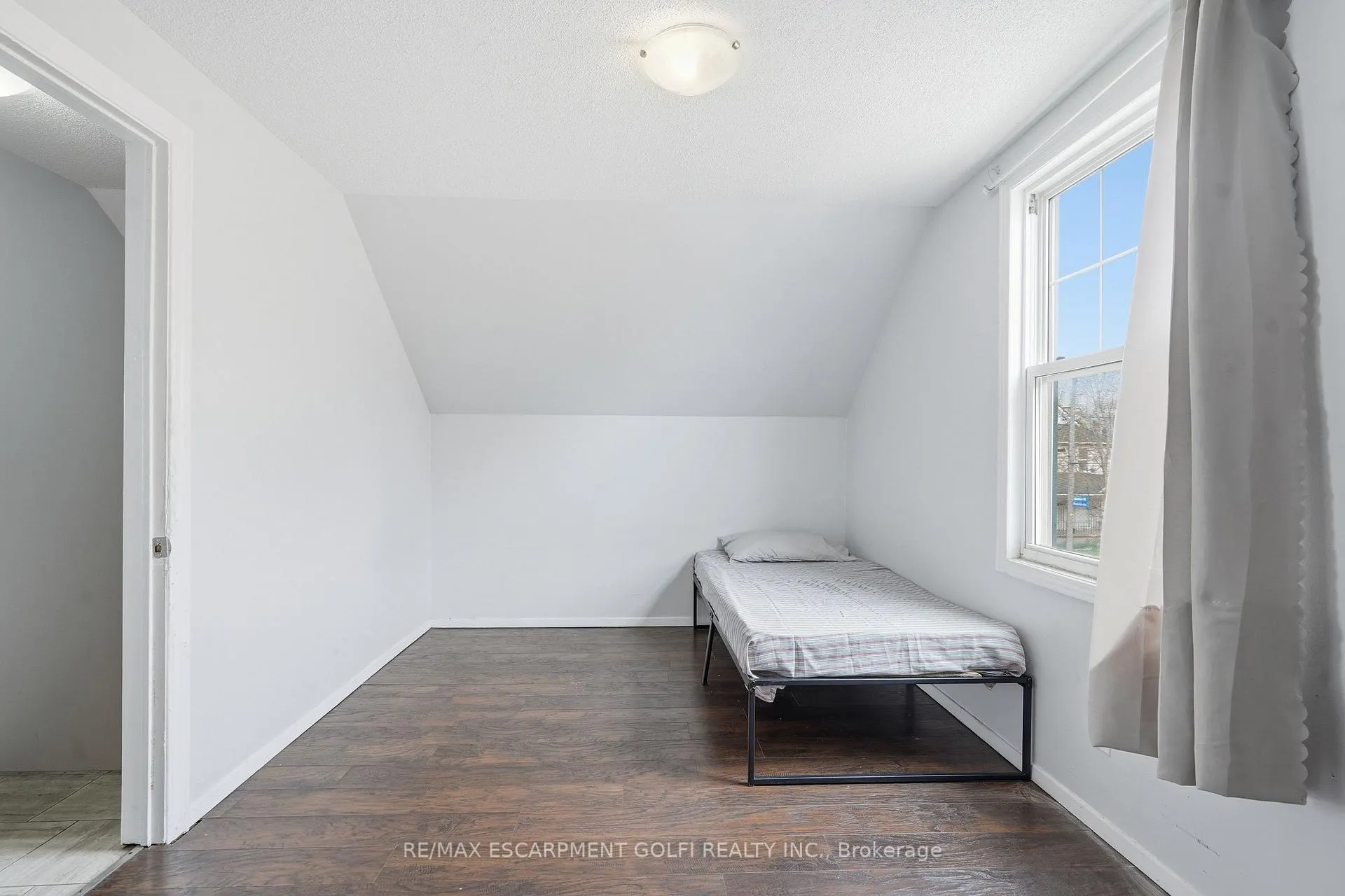 Photo 19 of 5432 Mcrae Street, Niagara Falls, Cherrywood — HOMEH