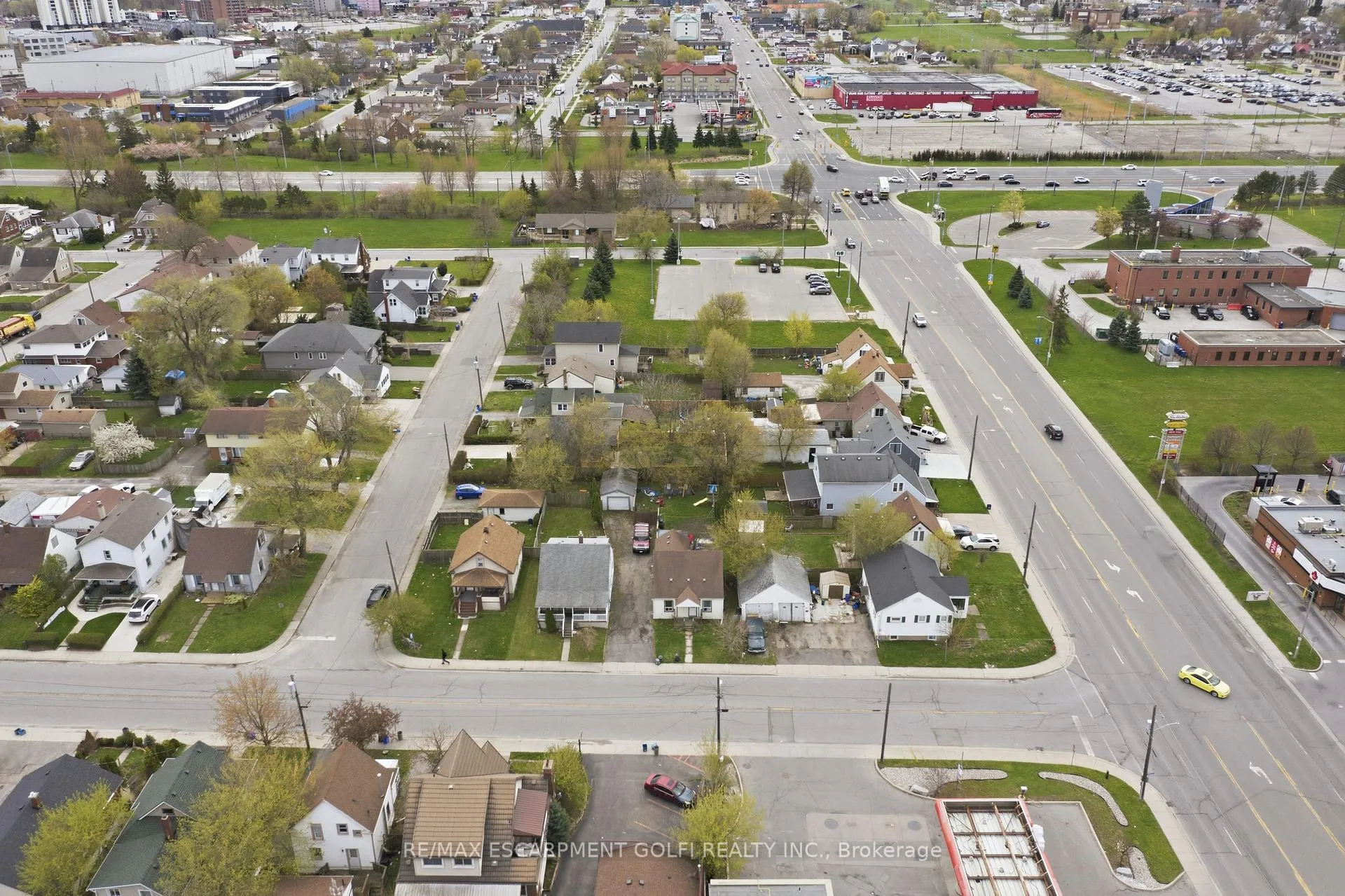 Photo 36 of 5432 Mcrae Street, Niagara Falls, Cherrywood — HOMEH