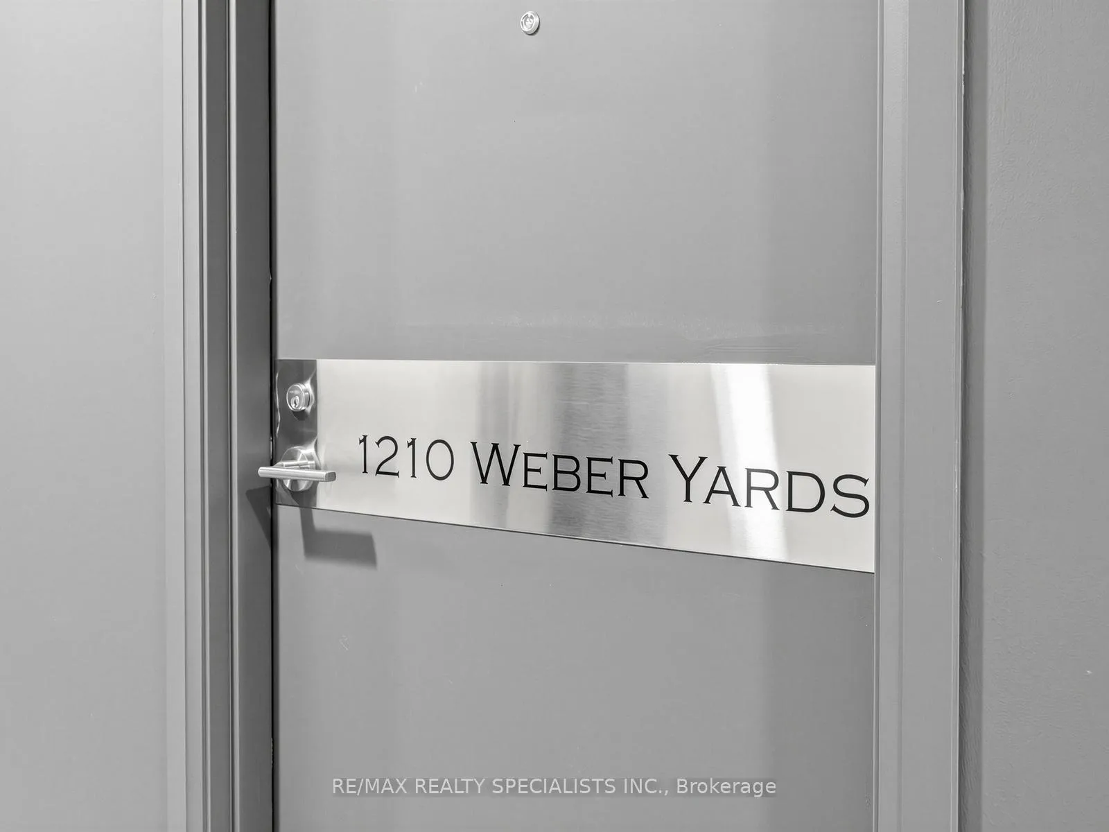 Photo 4 of 1333 Weber Street E, Kitchener — HOMEH