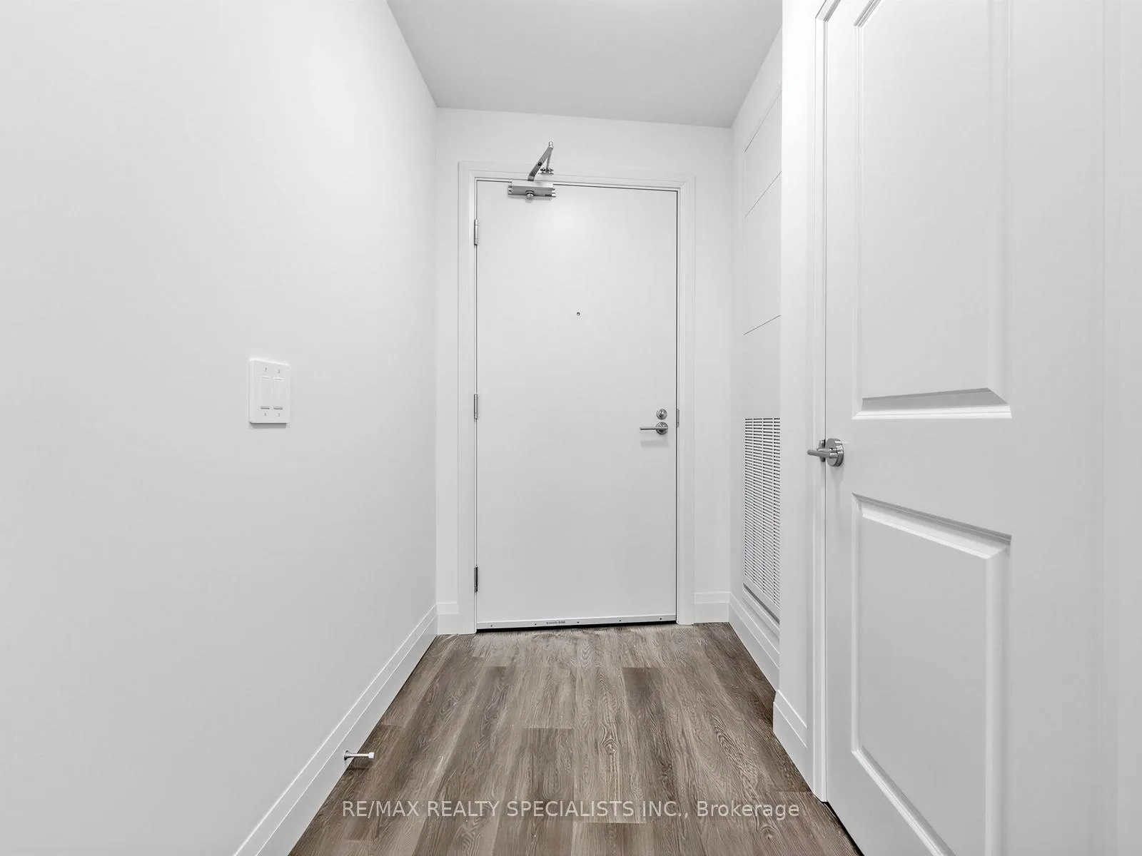 Photo 6 of 1333 Weber Street E, Kitchener — HOMEH