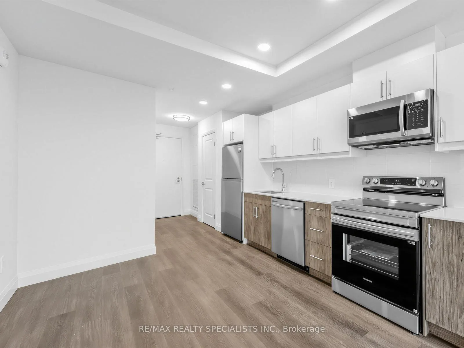 Photo 10 of 1333 Weber Street E, Kitchener — HOMEH