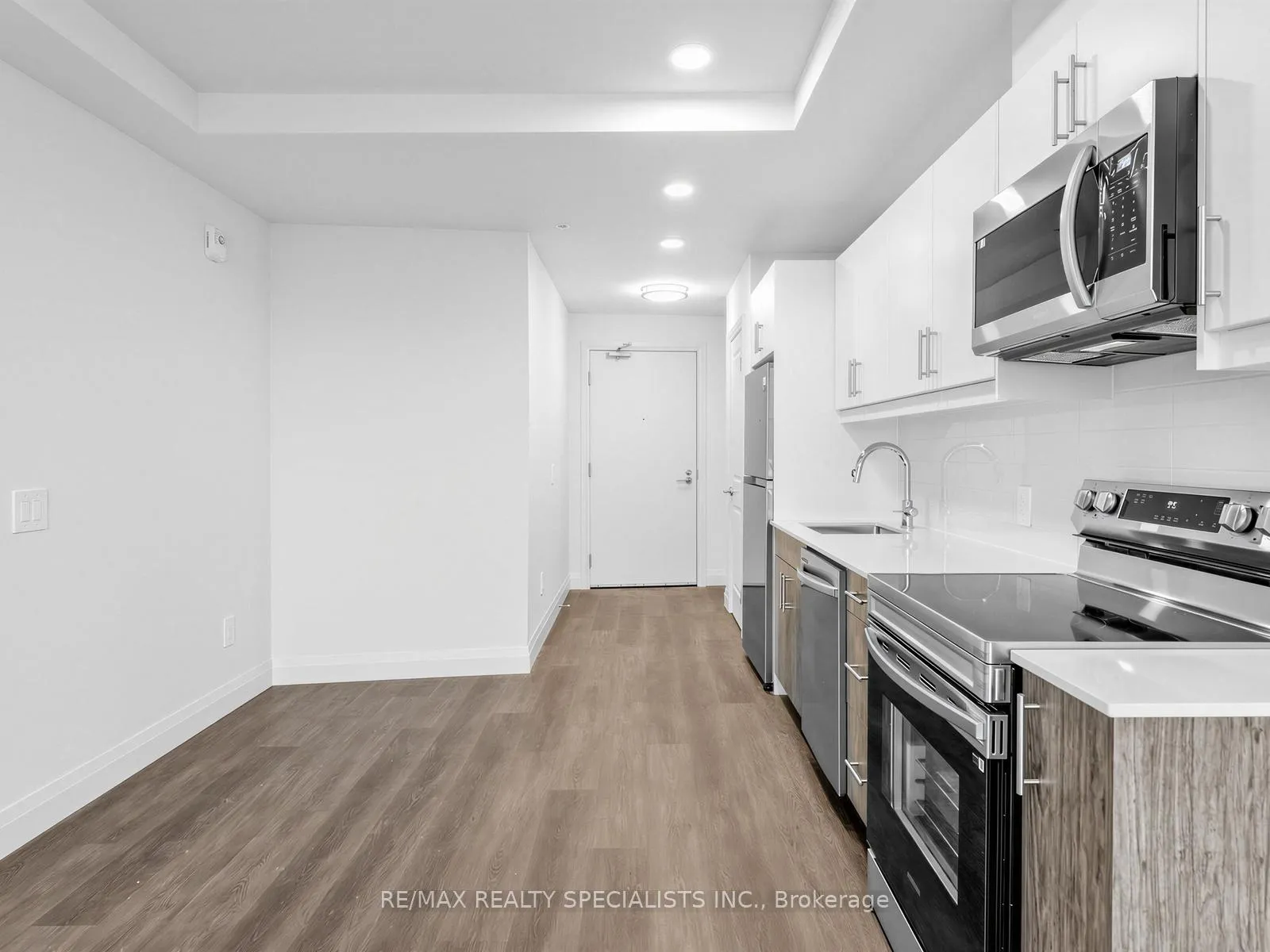 Photo 11 of 1333 Weber Street E, Kitchener — HOMEH