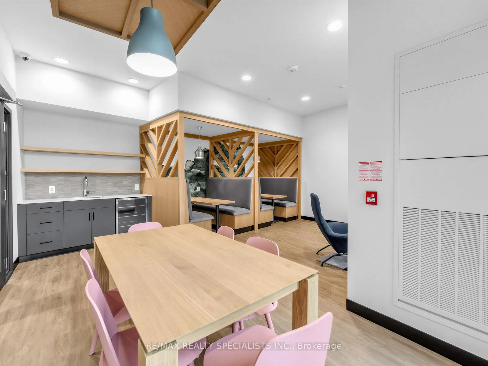 Photo 31 of 1333 Weber Street E, Kitchener — HOMEH