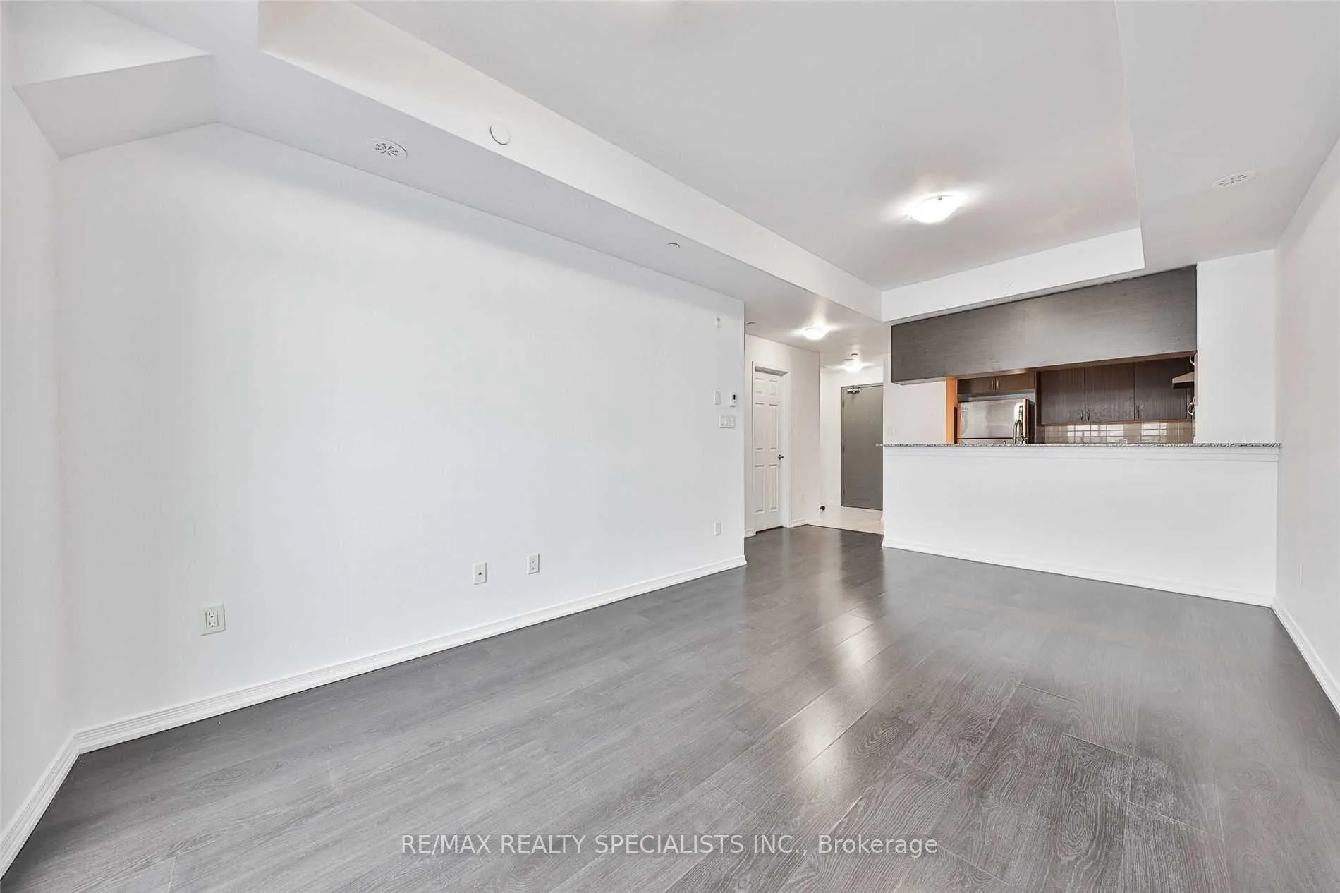 Photo 6 of Unit 408, 50 Sky Harbour Drive, Brampton, Brampton West — HOMEH