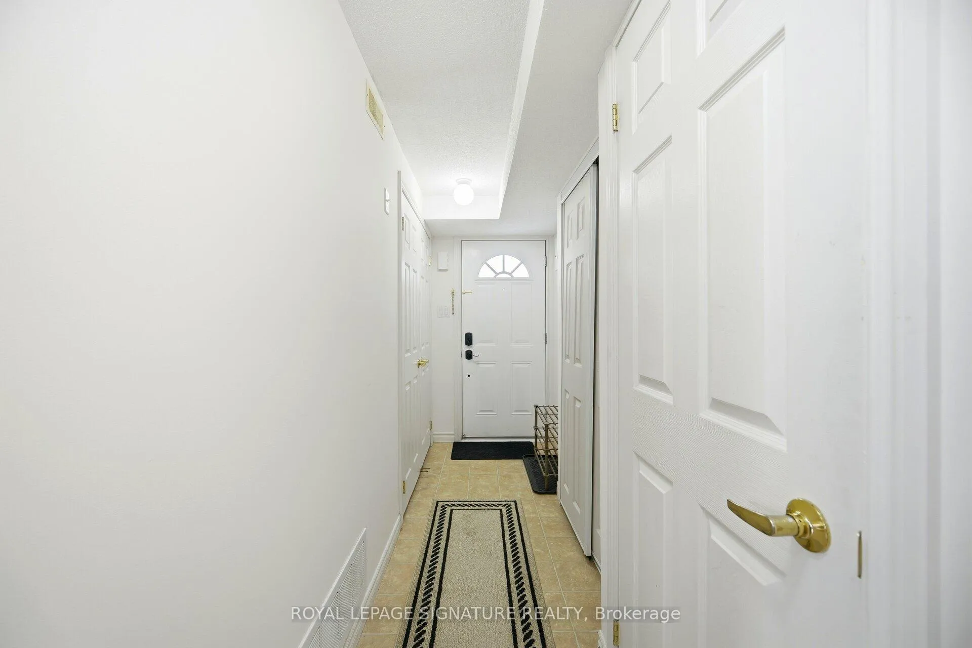 Photo 3 of Unit 5, 89 Goodwin Drive, Barrie, Painswick South — HOMEH