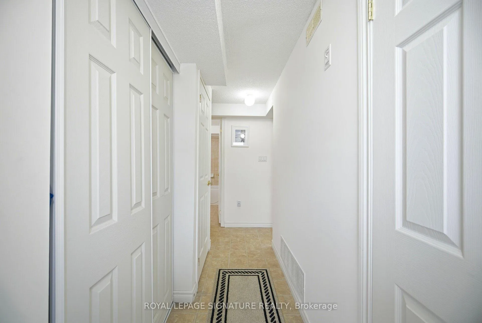 Photo 4 of Unit 5, 89 Goodwin Drive, Barrie, Painswick South — HOMEH