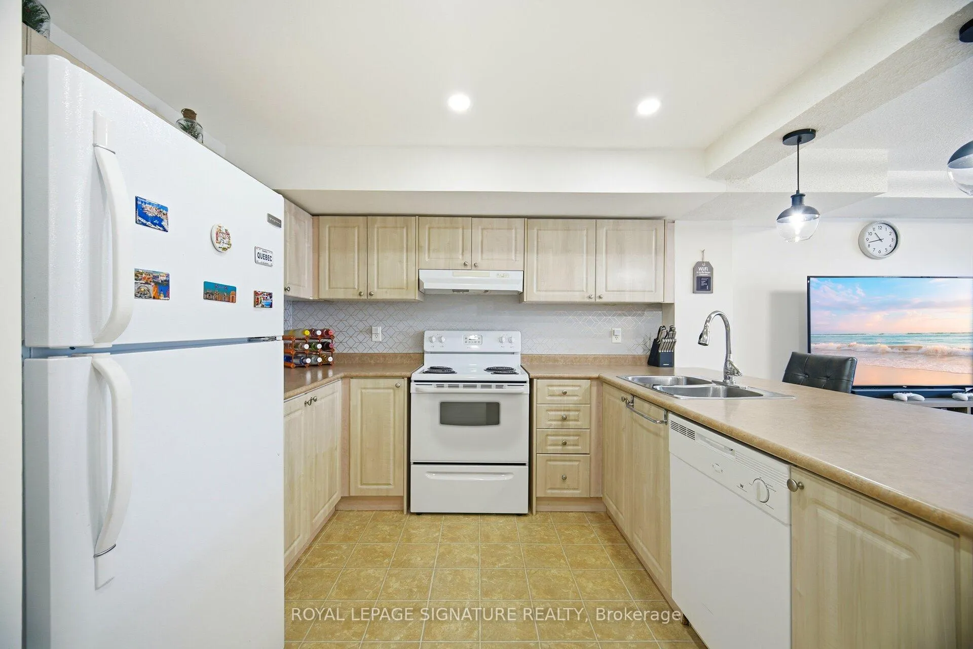 Photo 7 of Unit 5, 89 Goodwin Drive, Barrie, Painswick South — HOMEH