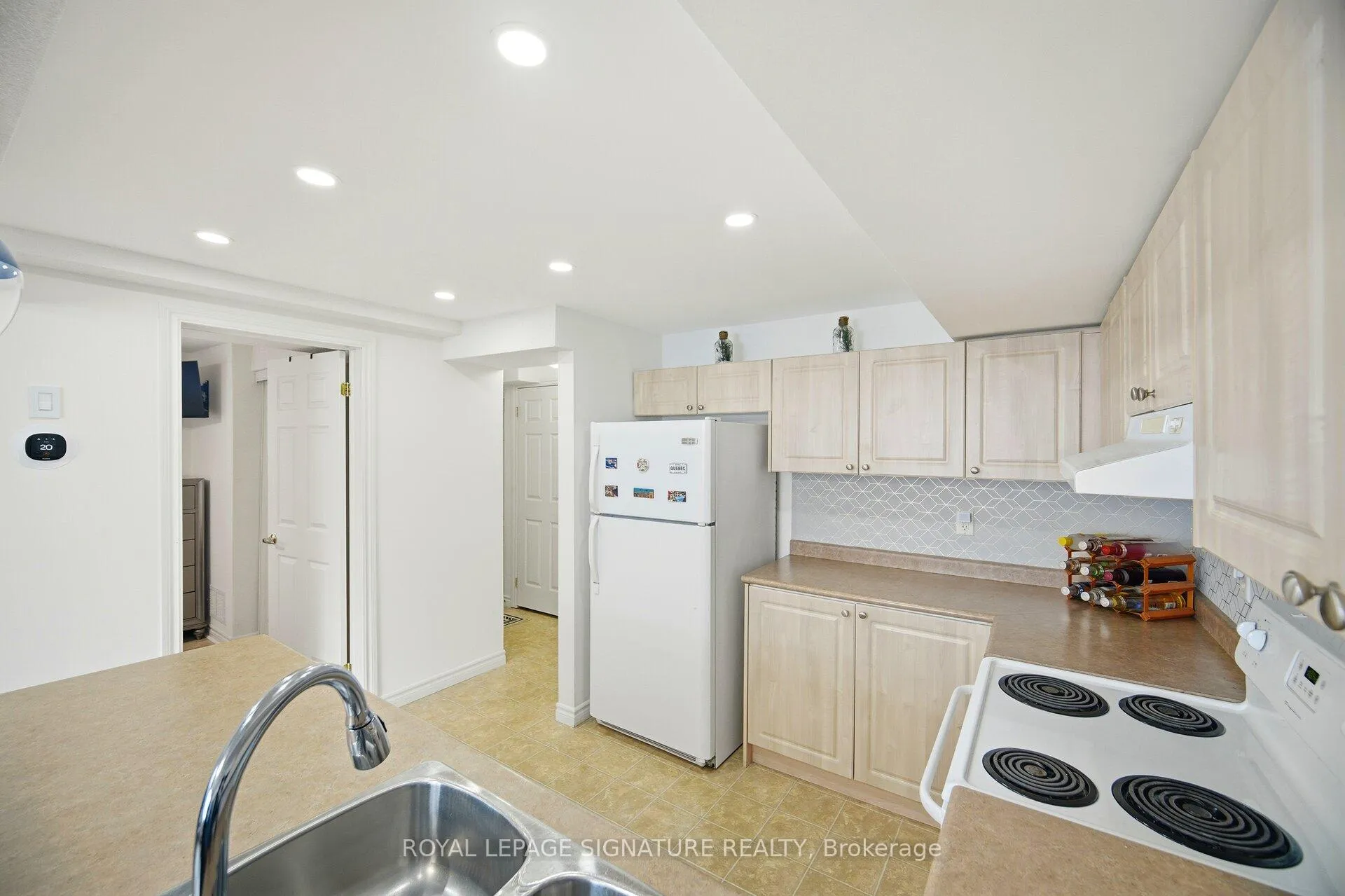 Photo 8 of Unit 5, 89 Goodwin Drive, Barrie, Painswick South — HOMEH