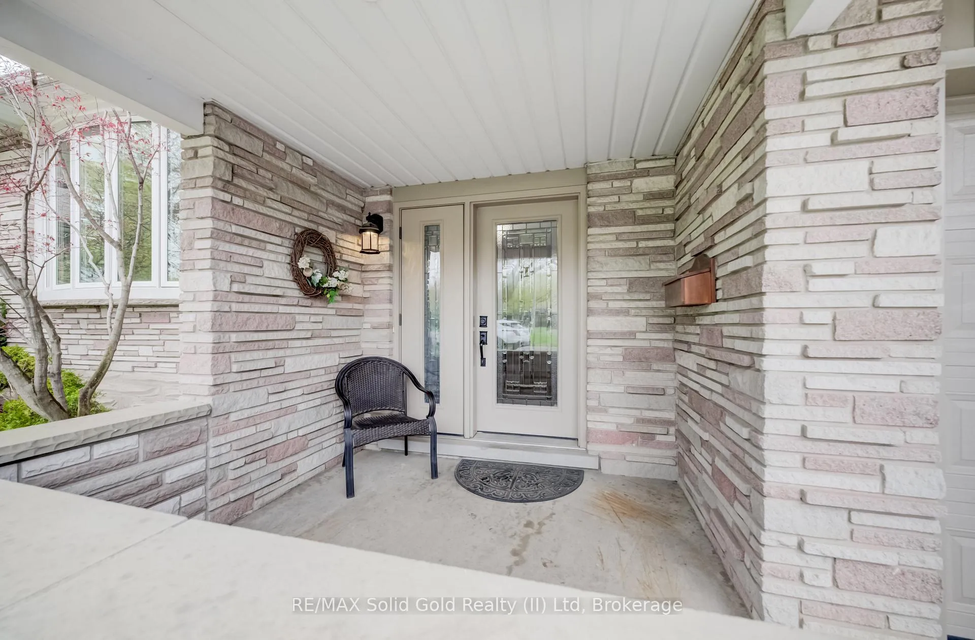Photo 4 of 46 Peachwood Court, Kitchener — HOMEH