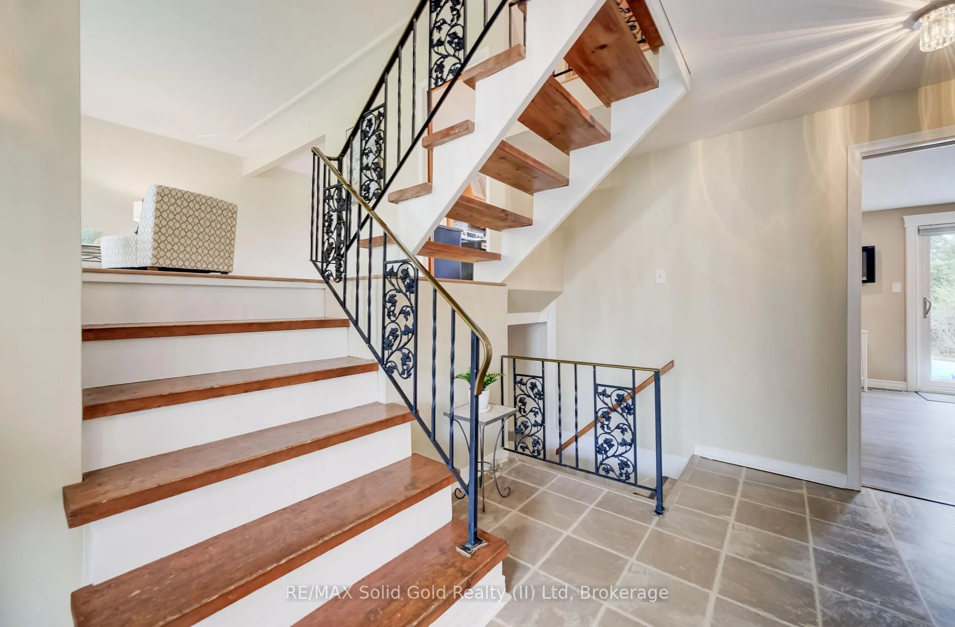 Photo 8 of 46 Peachwood Court, Kitchener — HOMEH