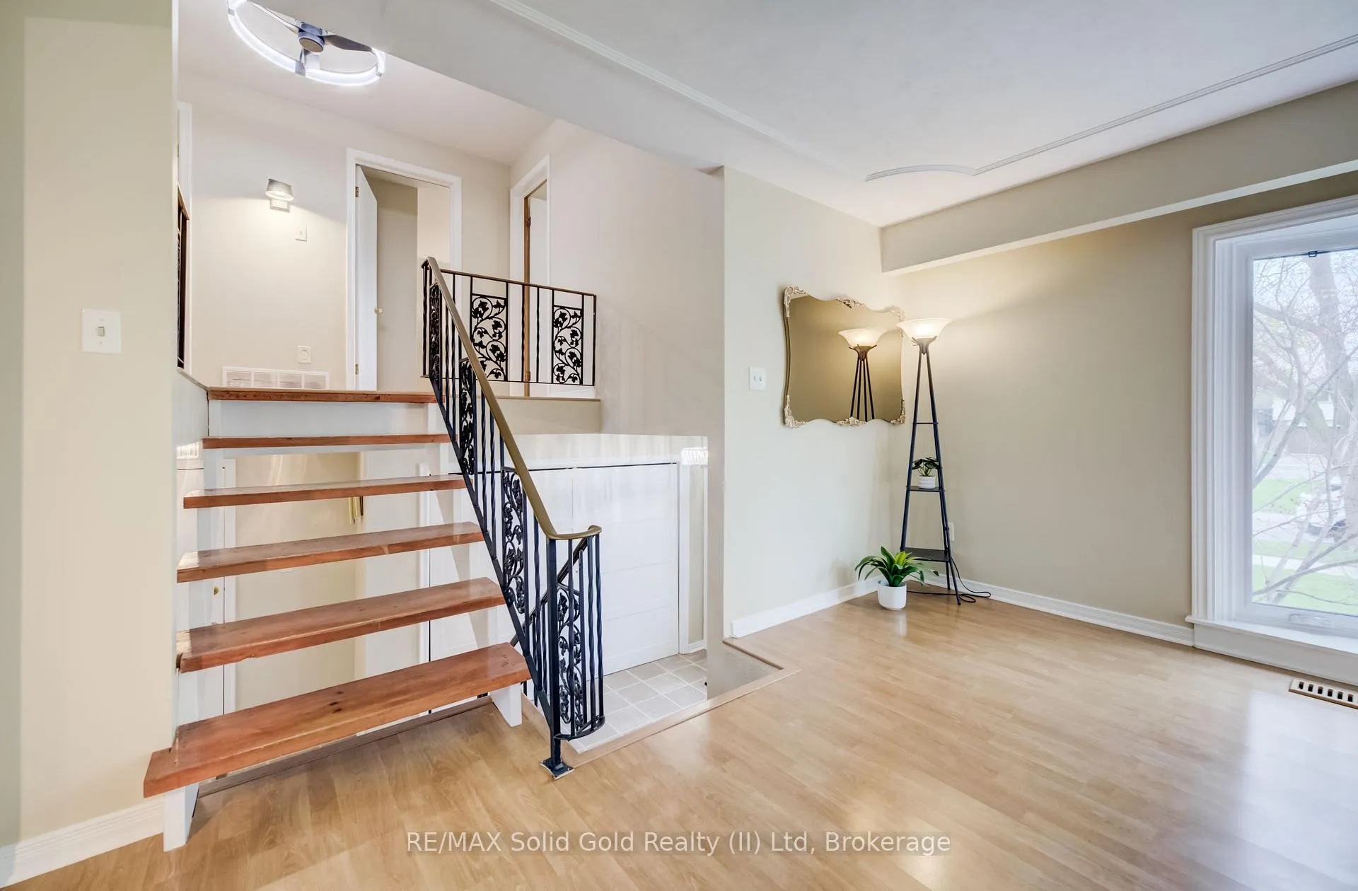 Photo 9 of 46 Peachwood Court, Kitchener — HOMEH