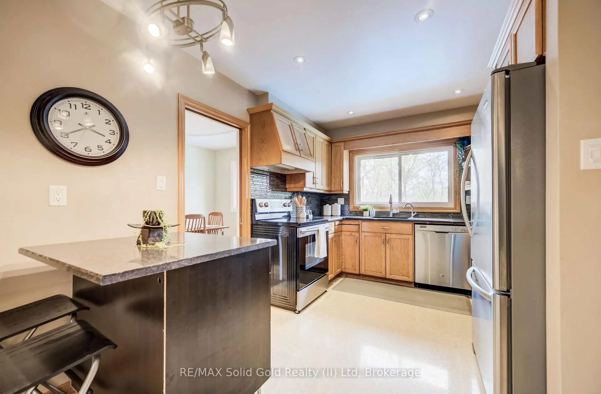 Photo 17 of 46 Peachwood Court, Kitchener — HOMEH