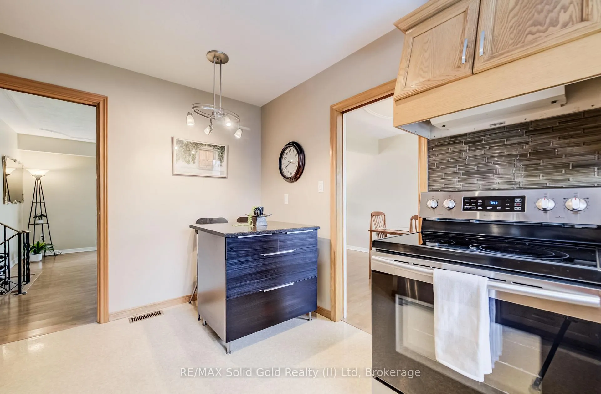 Photo 18 of 46 Peachwood Court, Kitchener — HOMEH