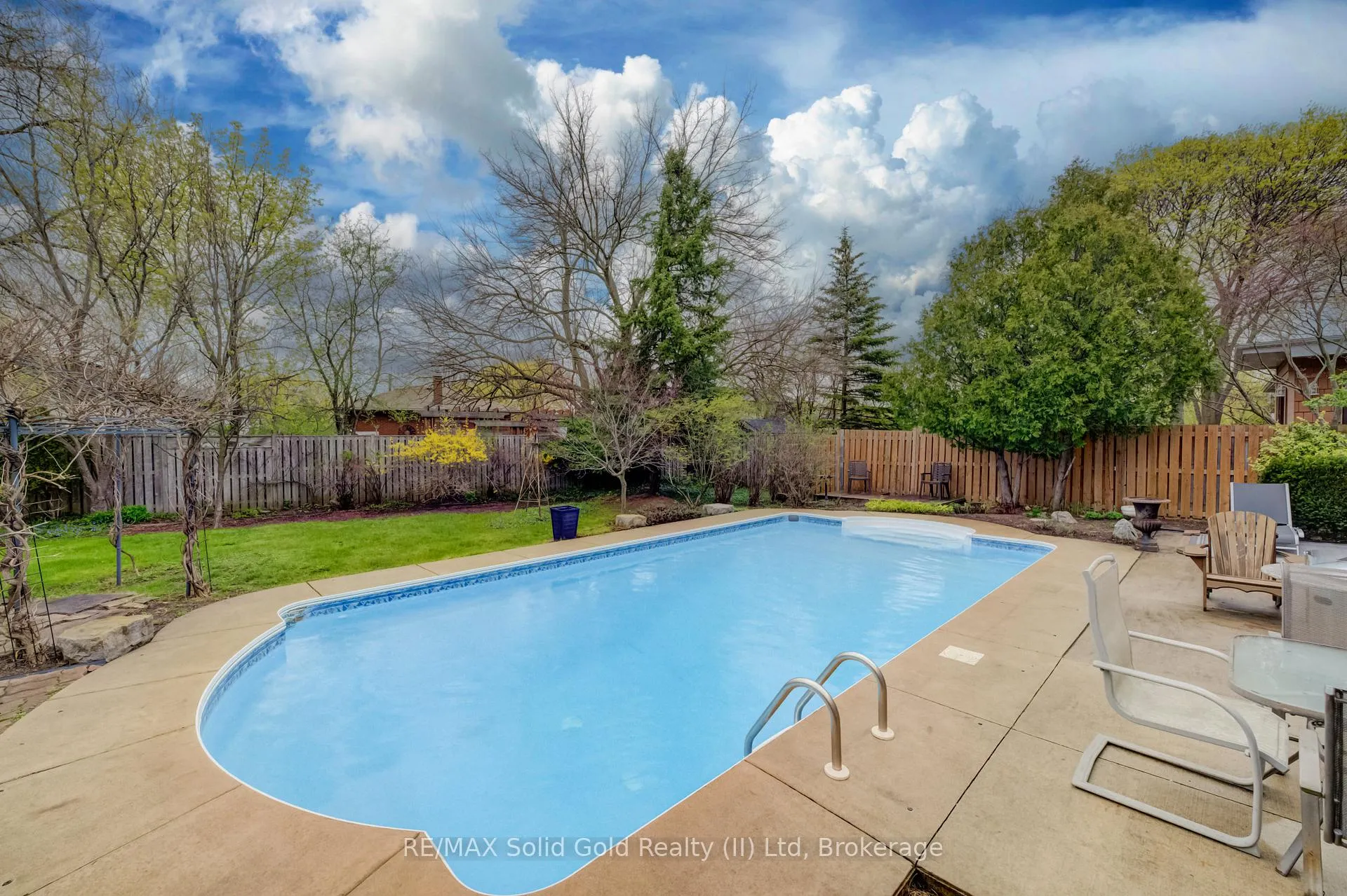 Photo 40 of 46 Peachwood Court, Kitchener — HOMEH