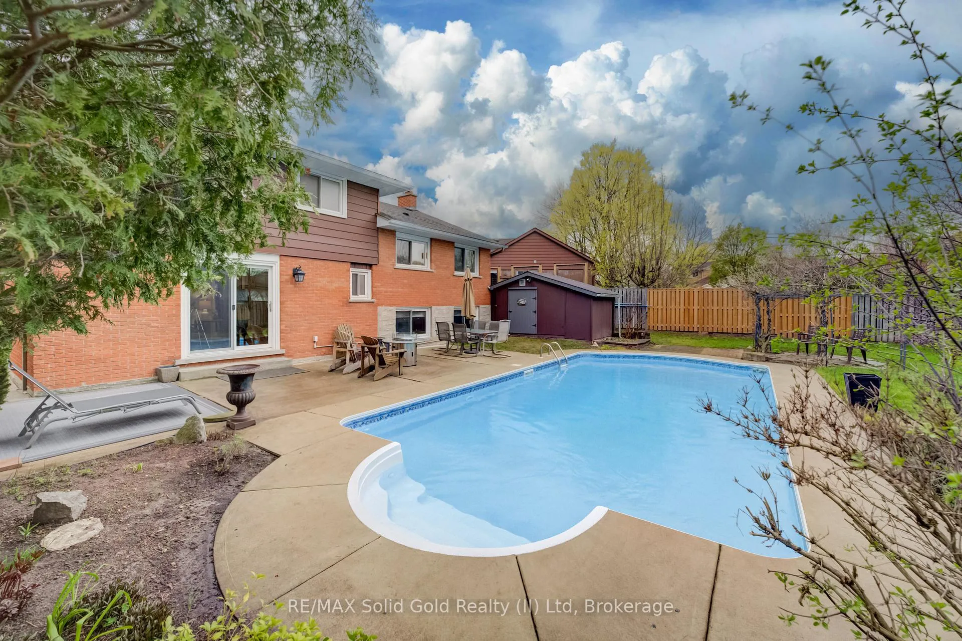 Photo 44 of 46 Peachwood Court, Kitchener — HOMEH