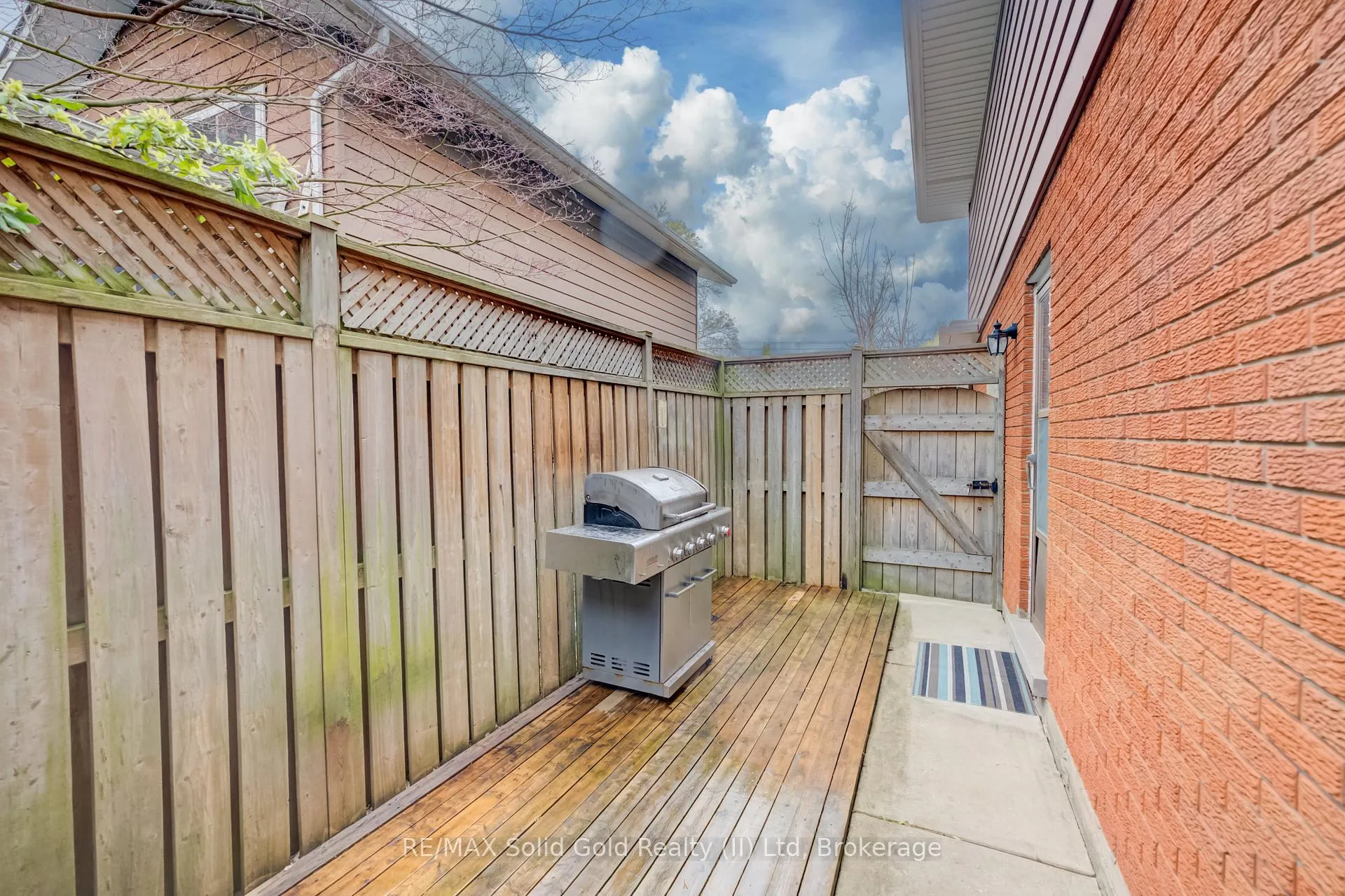 Photo 45 of 46 Peachwood Court, Kitchener — HOMEH