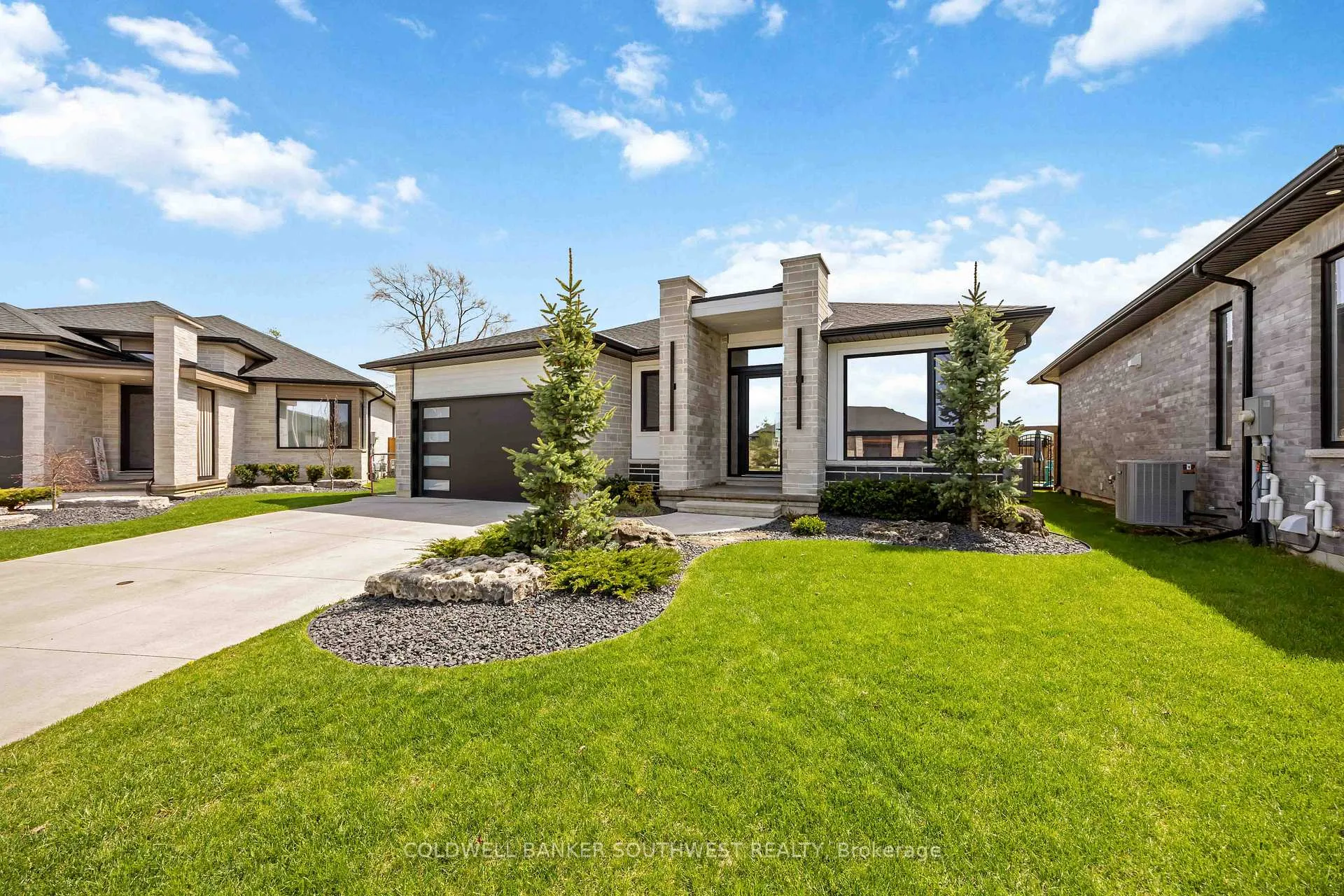 Photo 3 of 621 Mead Court, Sarnia — HOMEH