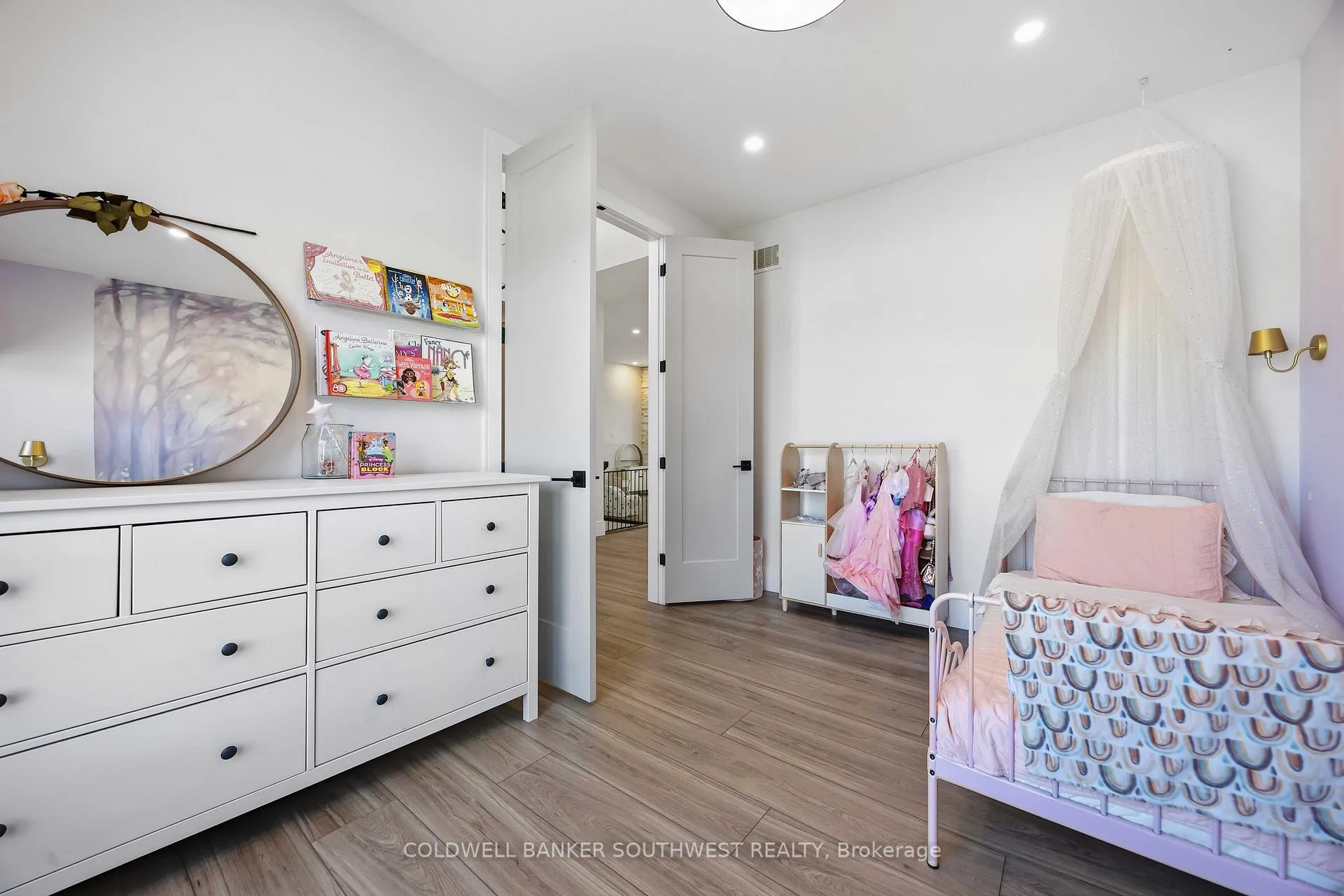 Photo 17 of 621 Mead Court, Sarnia — HOMEH