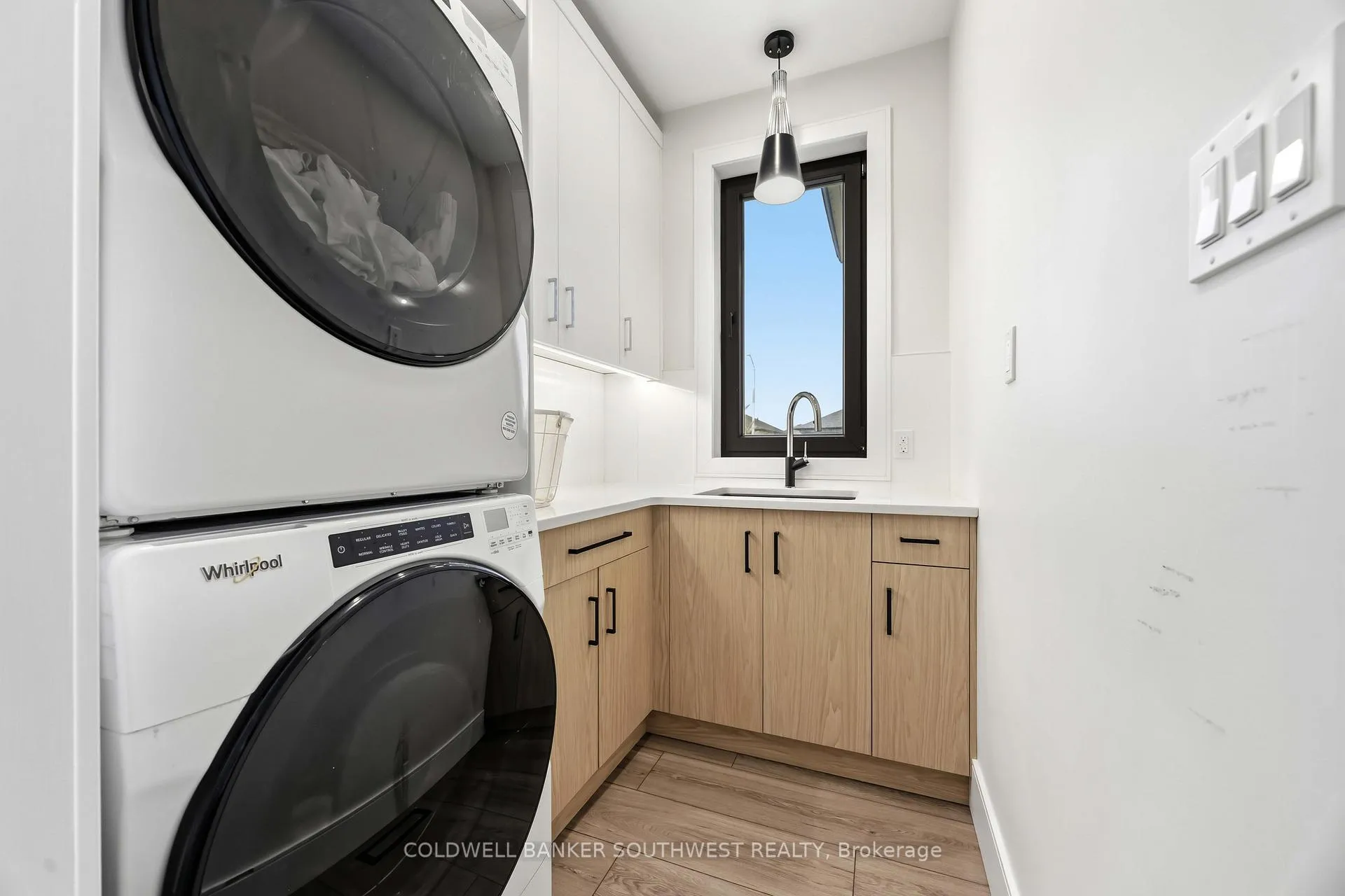 Photo 23 of 621 Mead Court, Sarnia — HOMEH