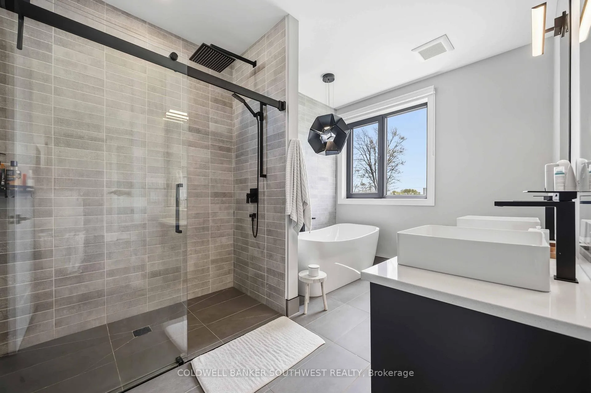 Photo 26 of 621 Mead Court, Sarnia — HOMEH