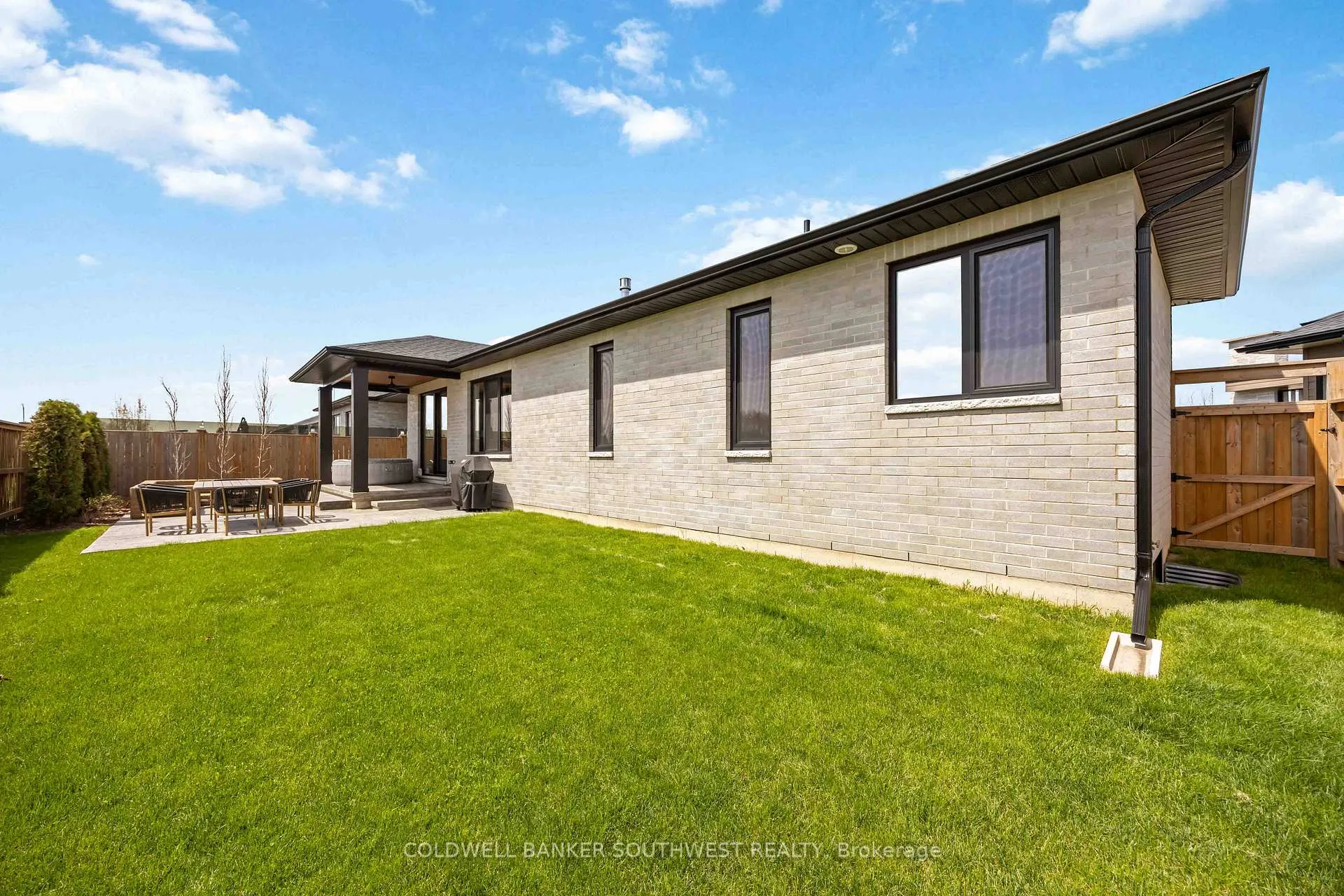 Photo 48 of 621 Mead Court, Sarnia — HOMEH