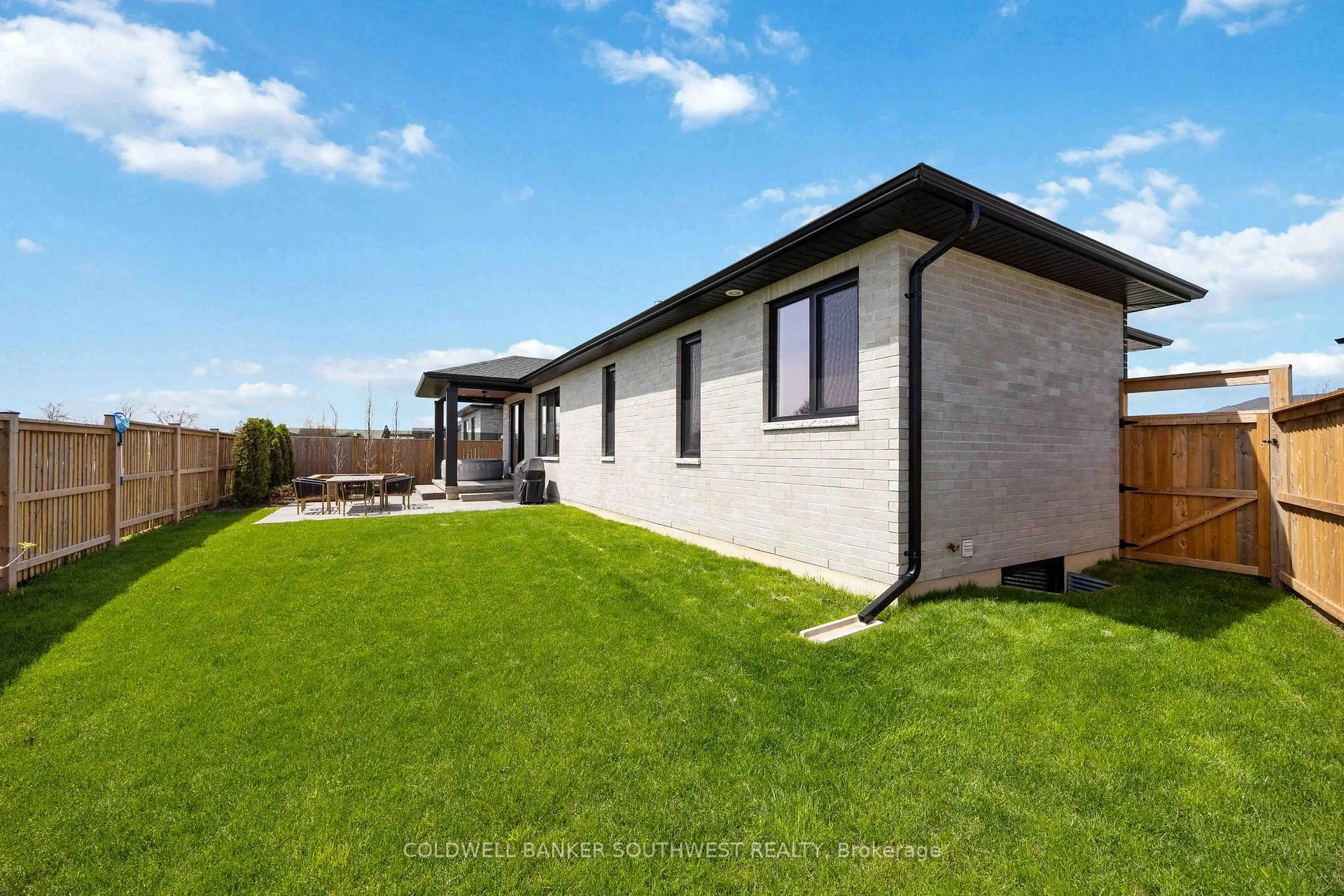 Photo 49 of 621 Mead Court, Sarnia — HOMEH