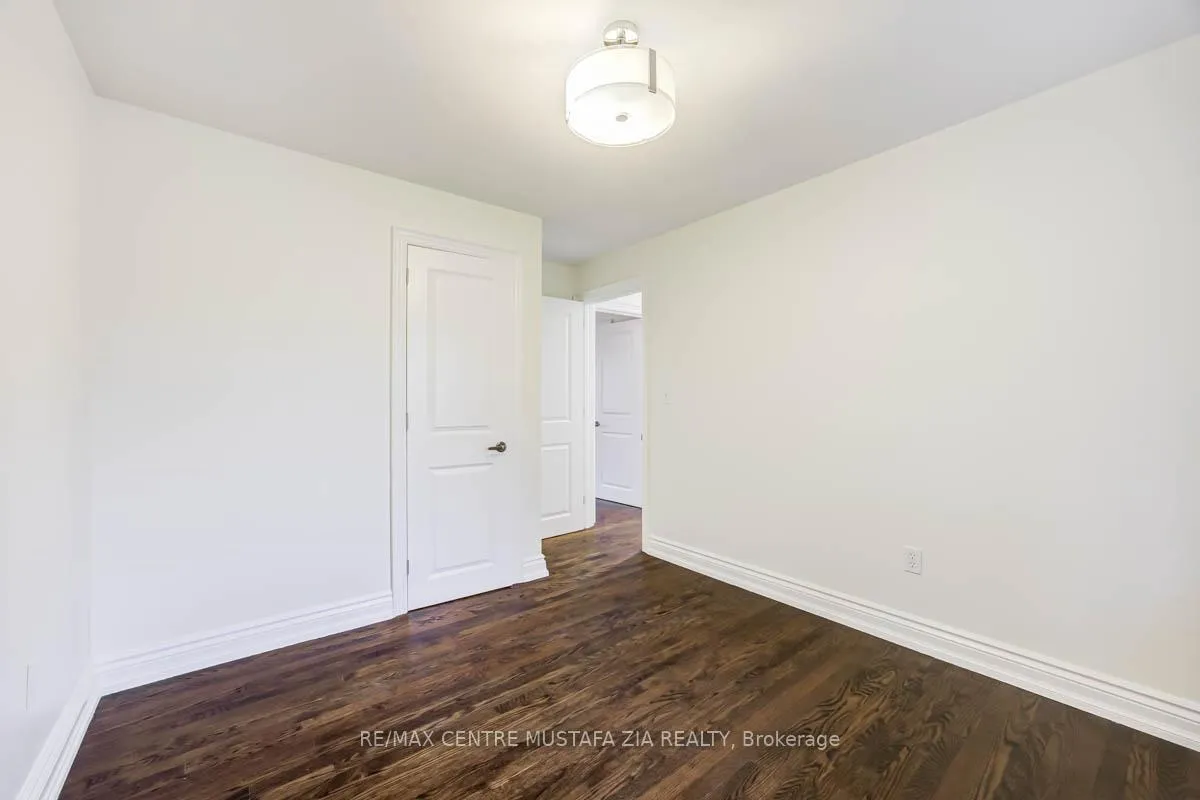 Photo 27 of 561 Wingrove Crescent, Oakville, West — HOMEH