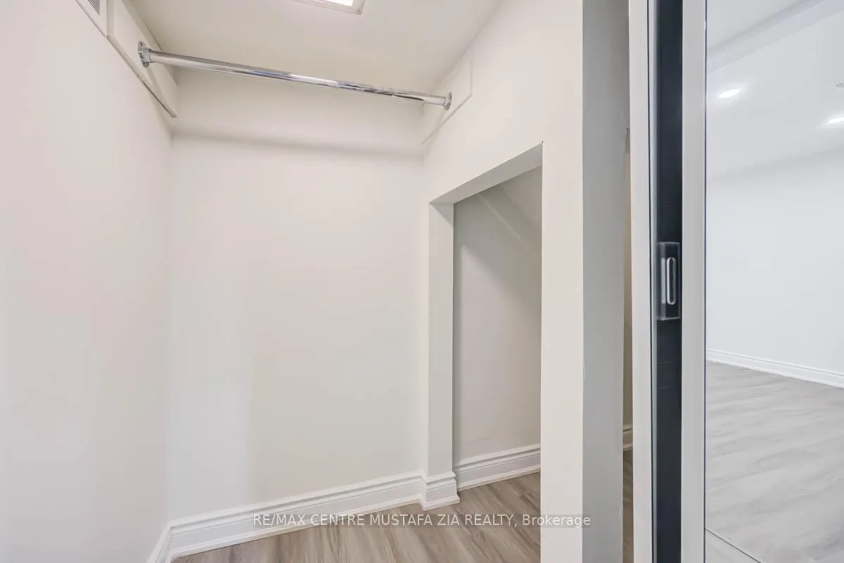 Photo 35 of 561 Wingrove Crescent, Oakville, West — HOMEH