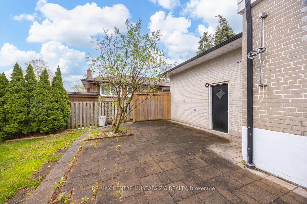 Photo 38 of 561 Wingrove Crescent, Oakville, West — HOMEH