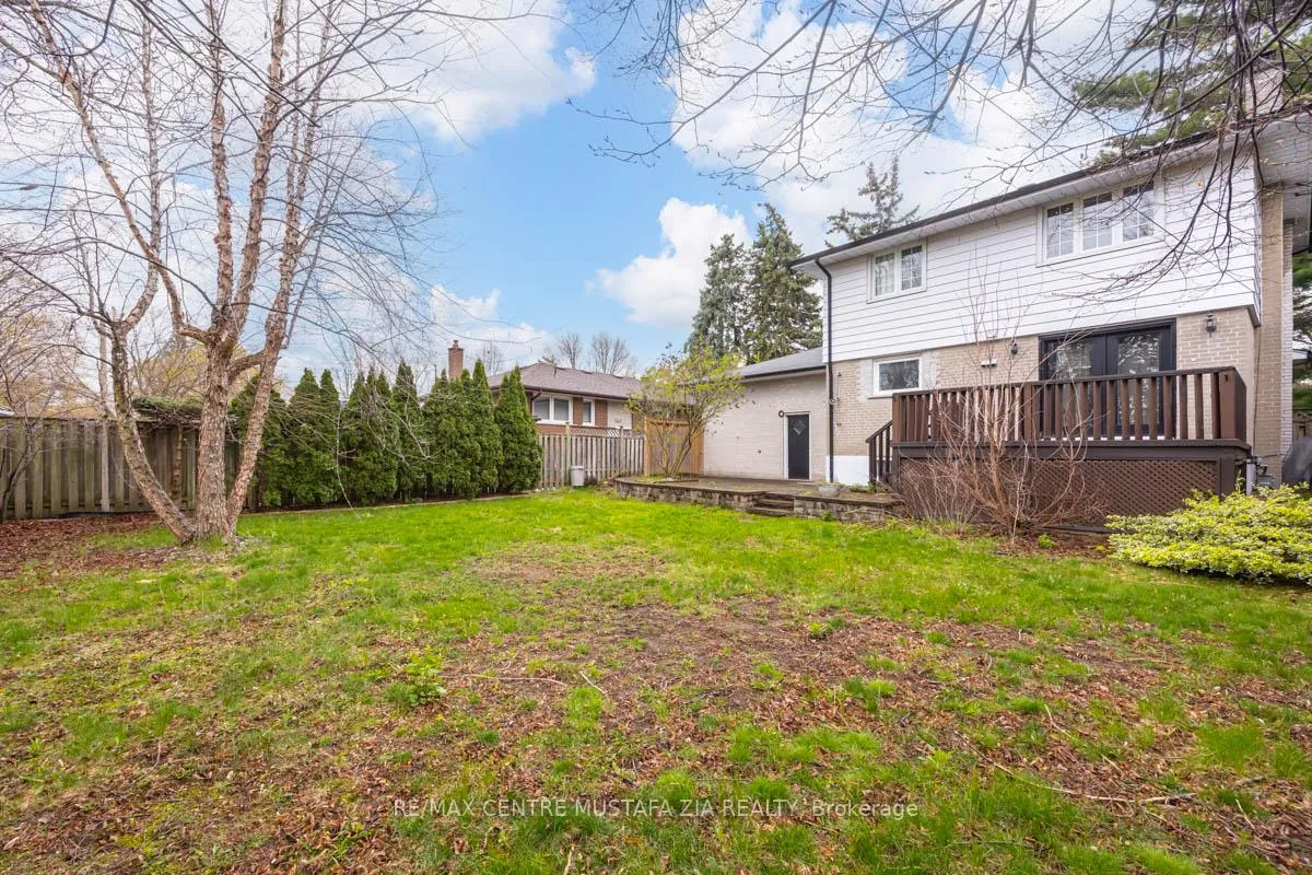 Photo 43 of 561 Wingrove Crescent, Oakville, West — HOMEH
