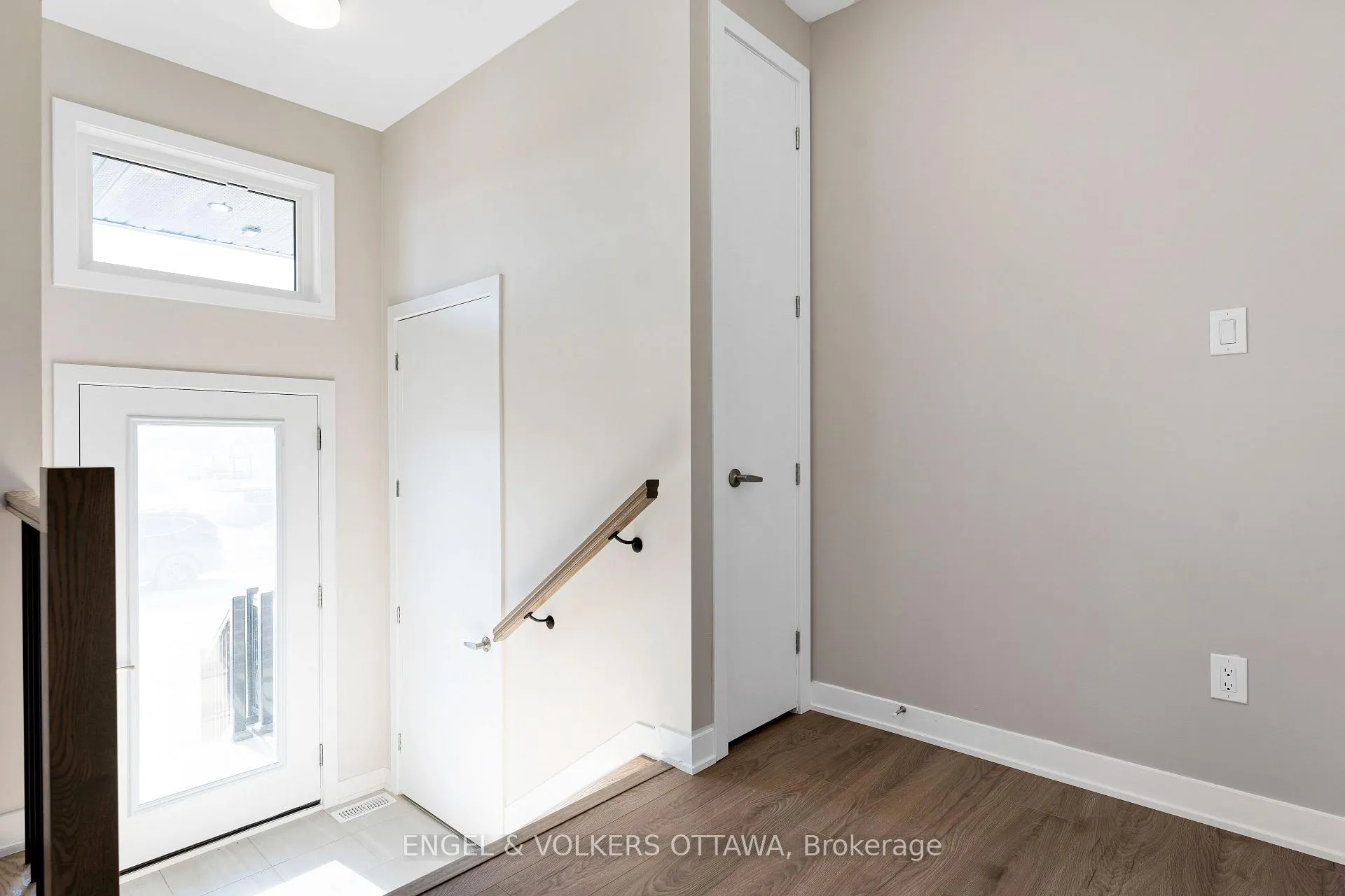 Photo 2 of 328 Catsfoot Walk, Ottawa, Barrhaven - Half Moon Bay — HOMEH