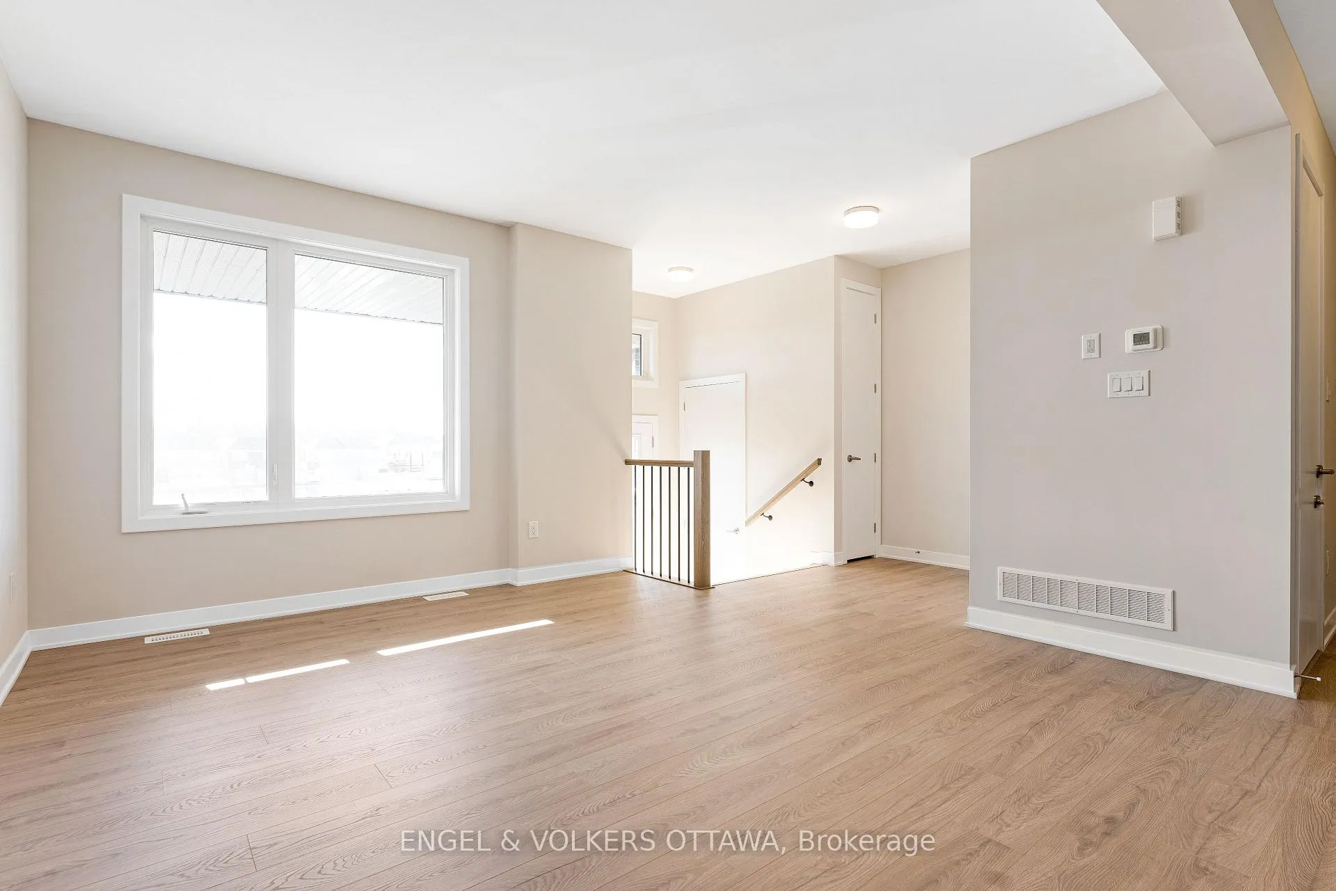 Photo 4 of 328 Catsfoot Walk, Ottawa, Barrhaven - Half Moon Bay — HOMEH