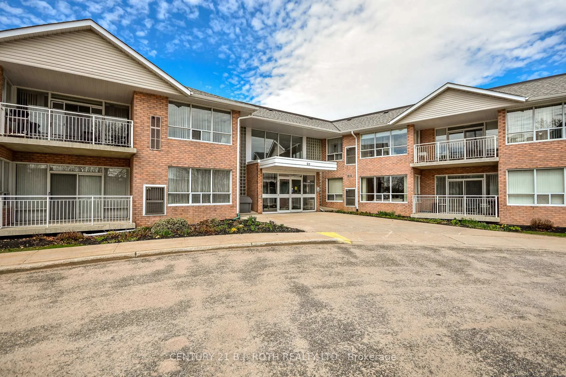 Photo 2 of Unit 210, 20 Museum Drive, Orillia — HOMEH