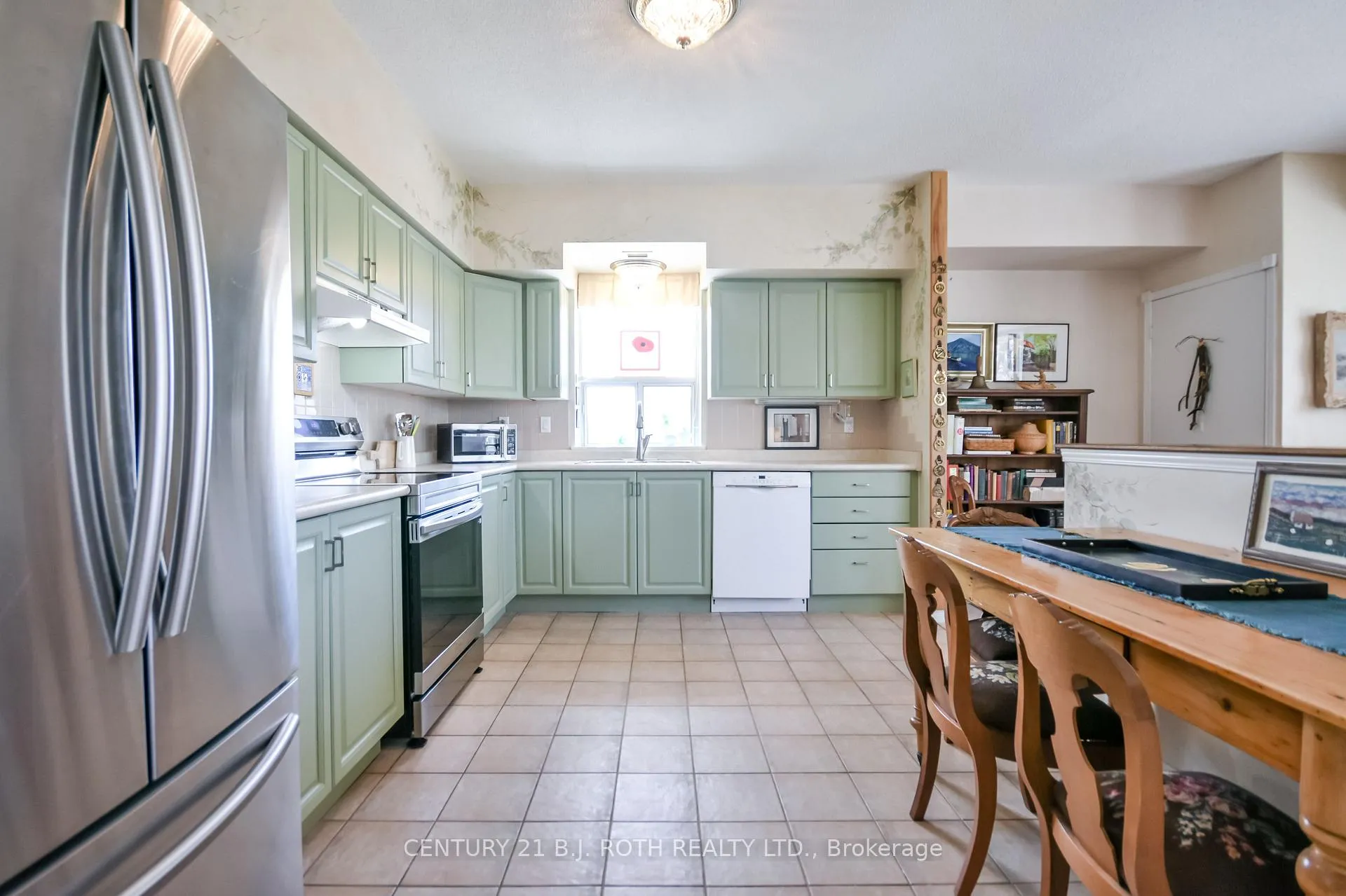 Photo 9 of Unit 210, 20 Museum Drive, Orillia — HOMEH