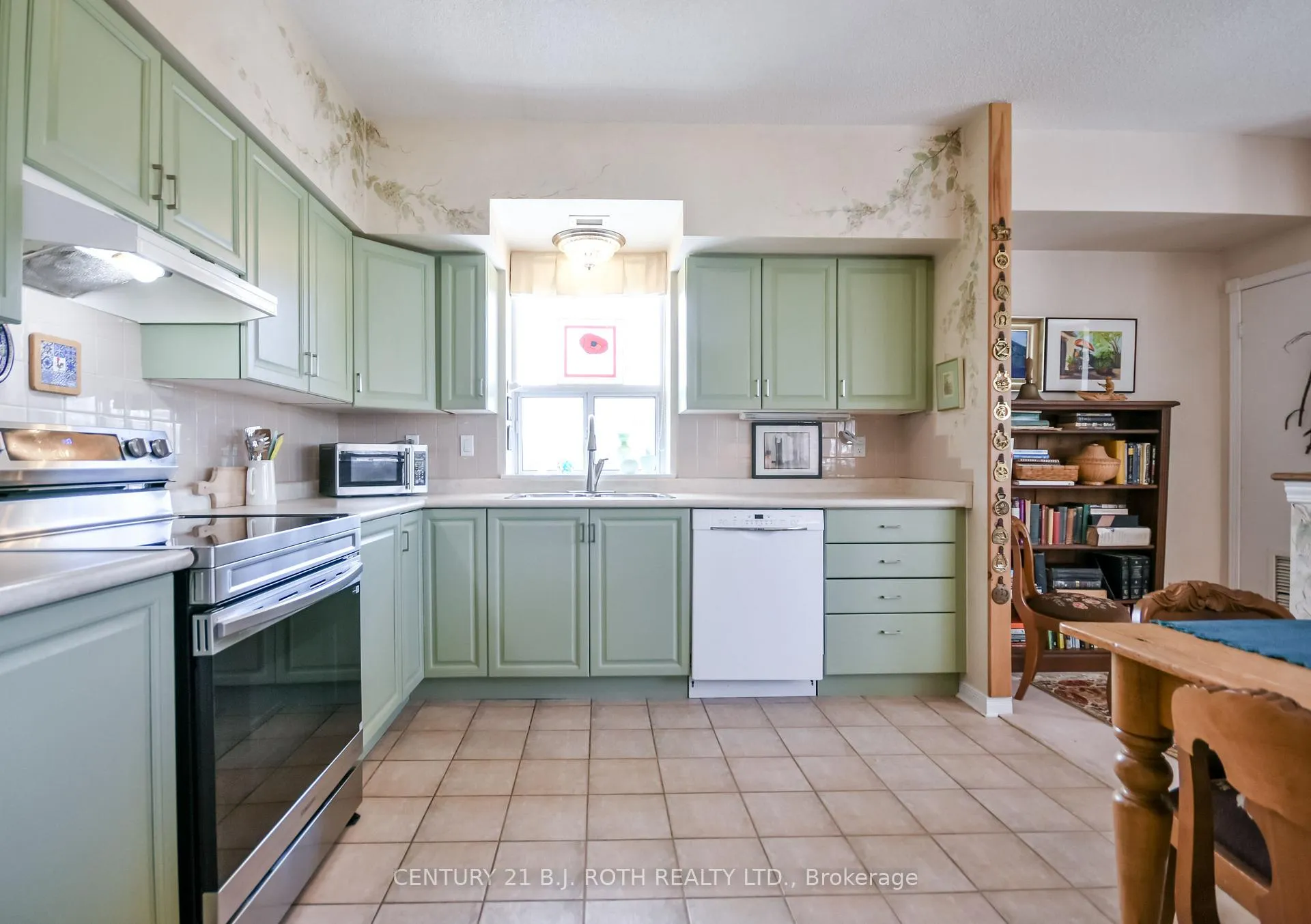 Photo 10 of Unit 210, 20 Museum Drive, Orillia — HOMEH