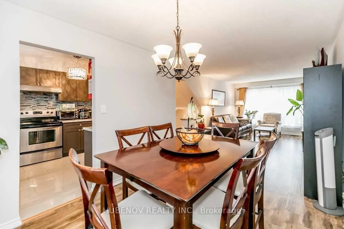 Photo 2 of 49 Stately Way, Markham, Royal Orchard — HOMEH