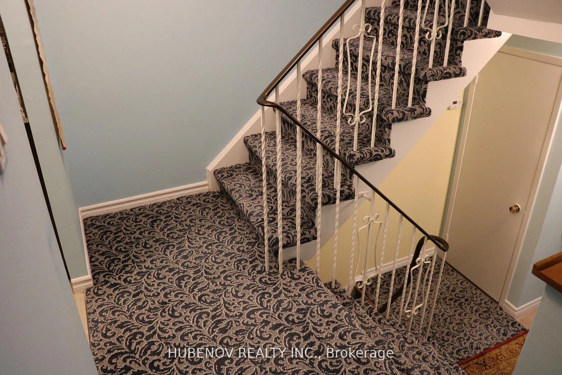 Photo 10 of 49 Stately Way, Markham, Royal Orchard — HOMEH